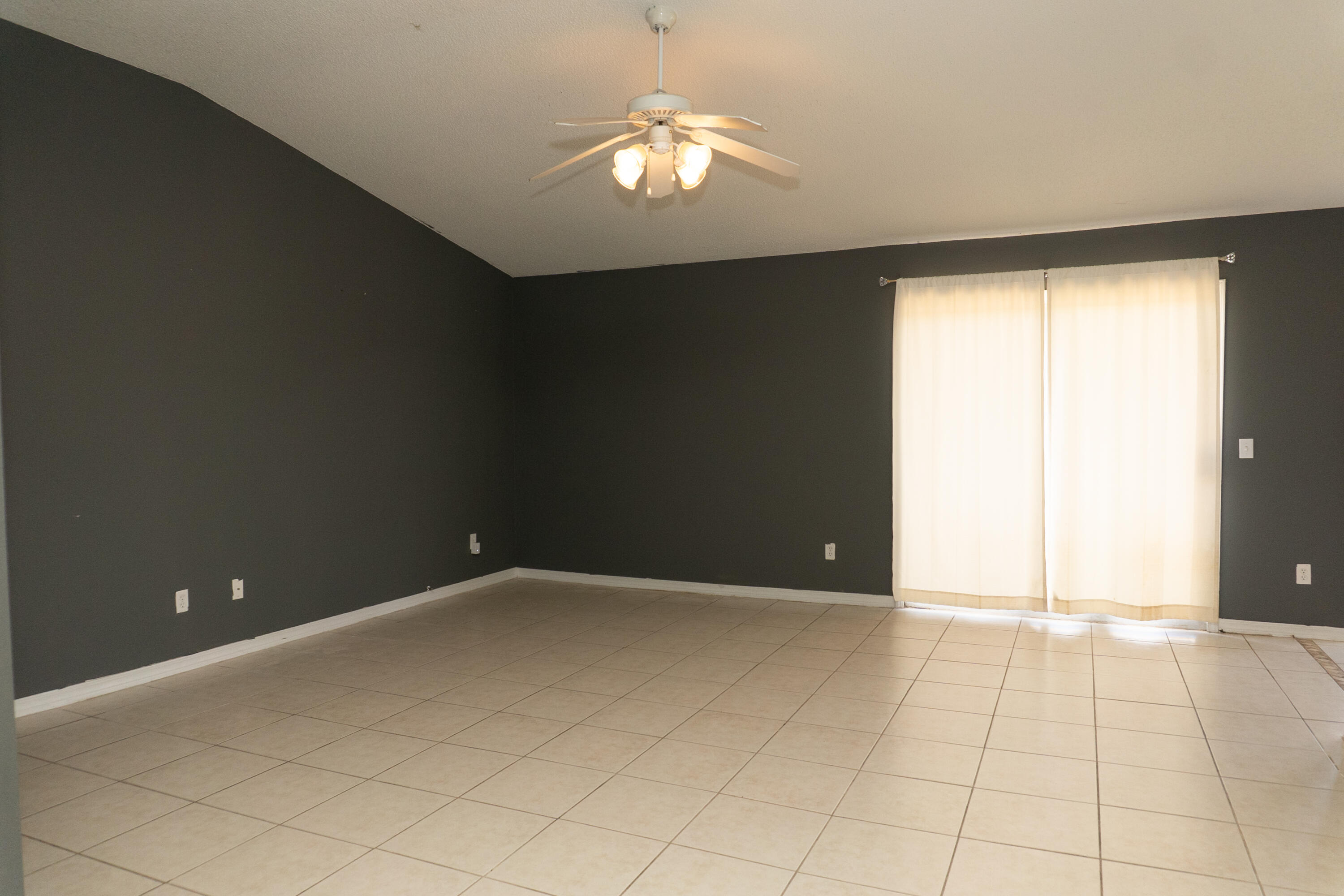 COUNTRYVIEW ESTATES 10TH ADDN - Residential Lease