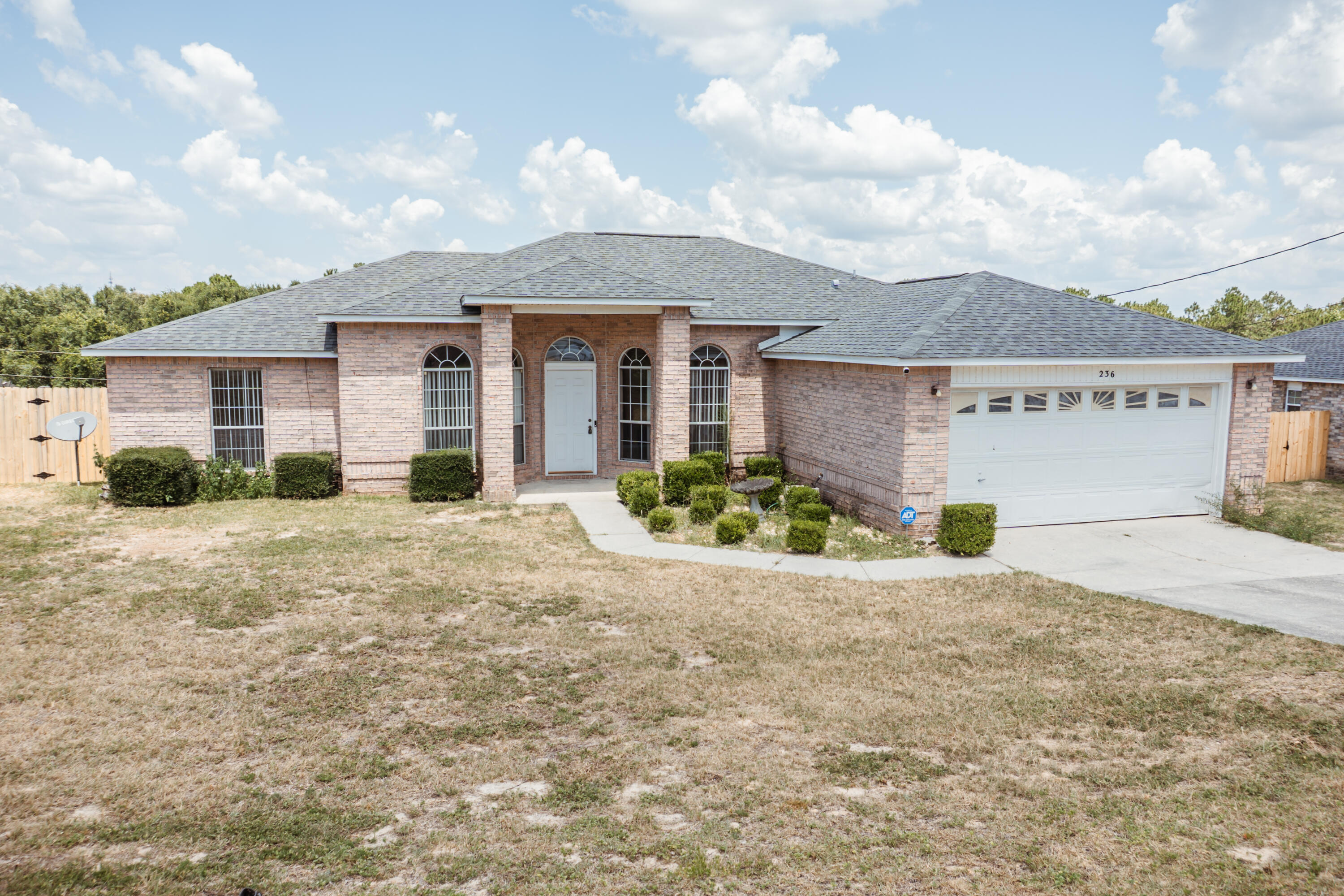 COUNTRYVIEW ESTATES 10TH ADDN - Residential Lease