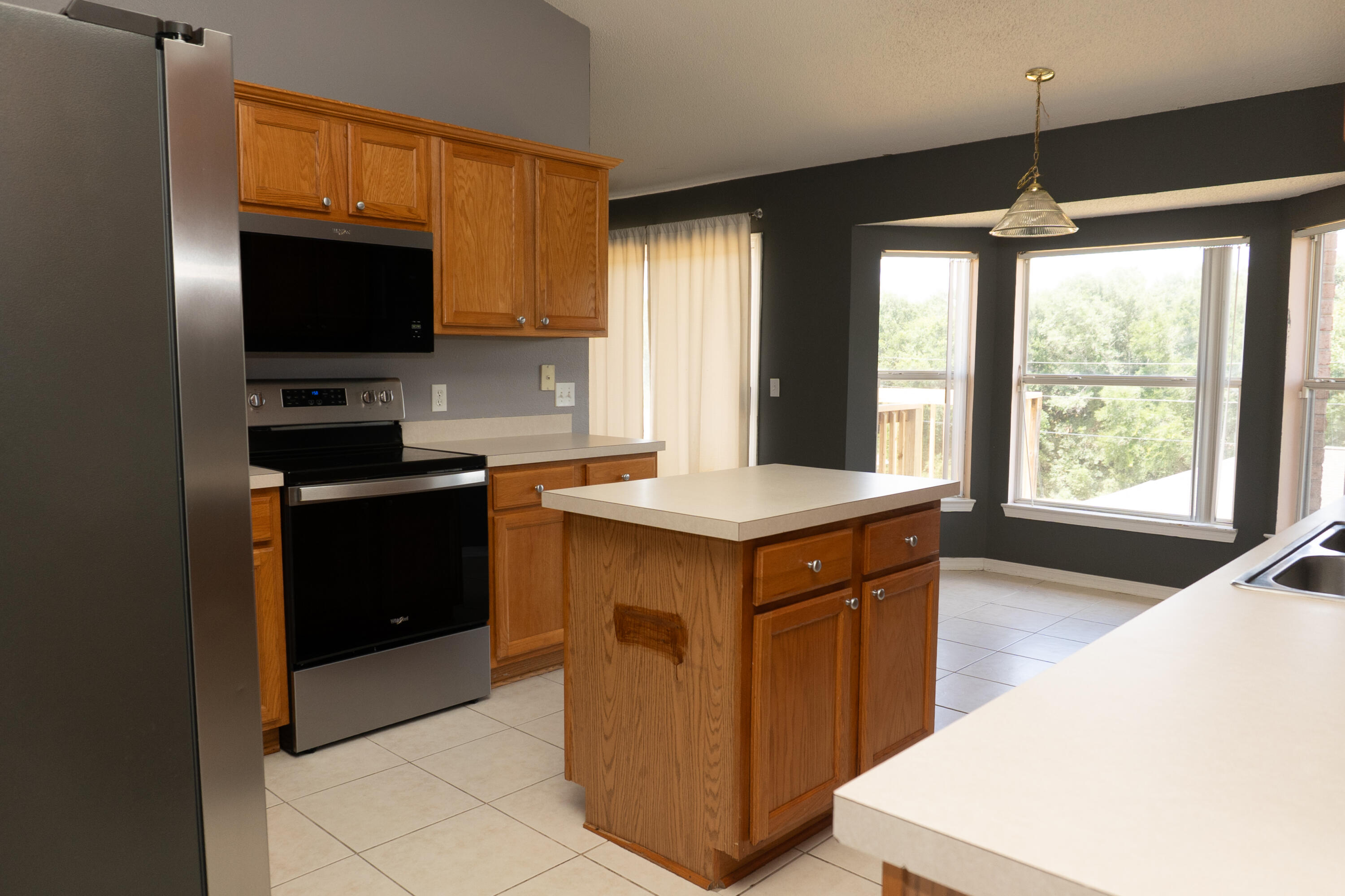 COUNTRYVIEW ESTATES 10TH ADDN - Residential Lease