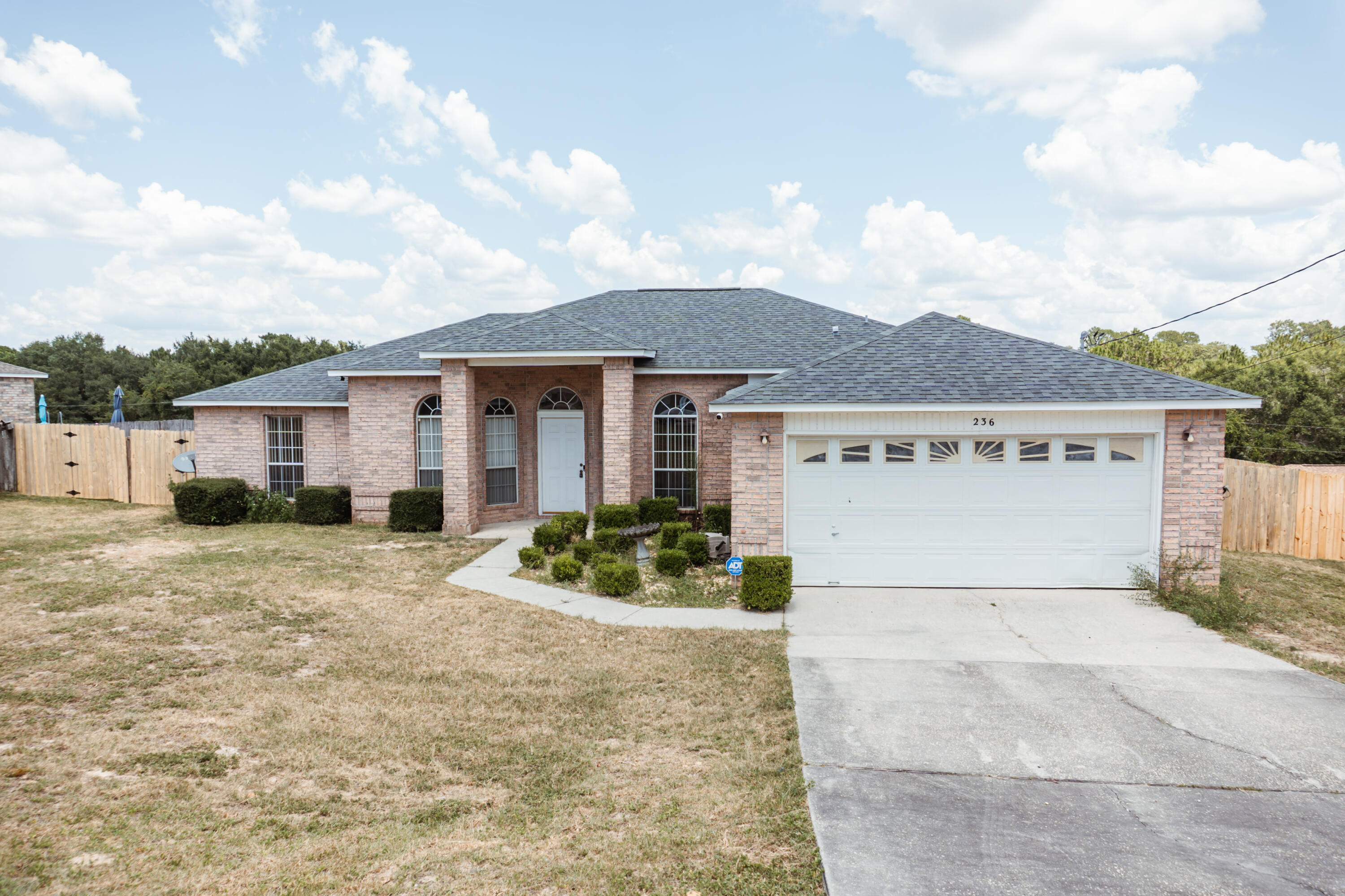 COUNTRYVIEW ESTATES 10TH ADDN - Residential Lease