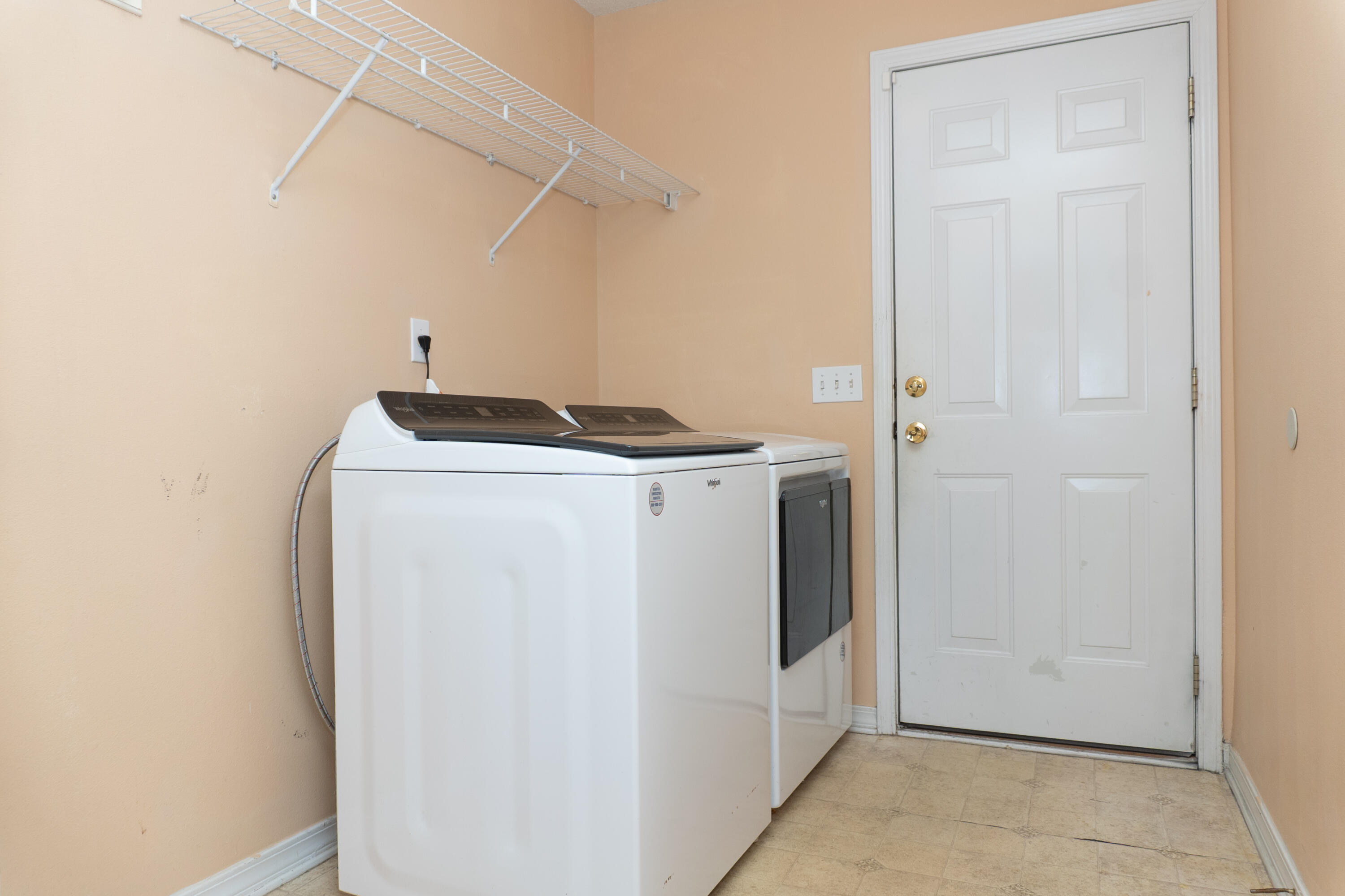 COUNTRYVIEW ESTATES 10TH ADDN - Residential Lease