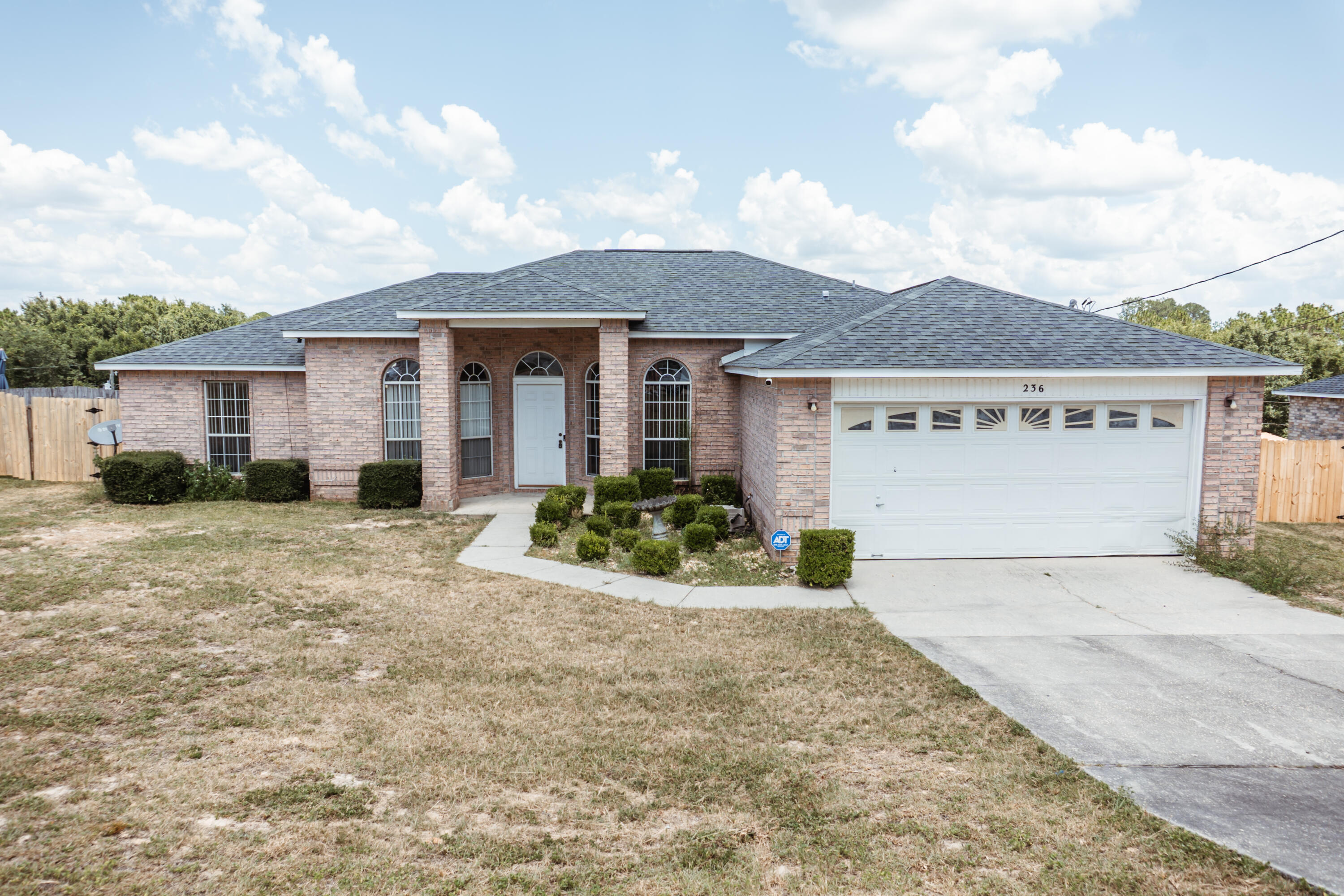 COUNTRYVIEW ESTATES 10TH ADDN - Residential Lease