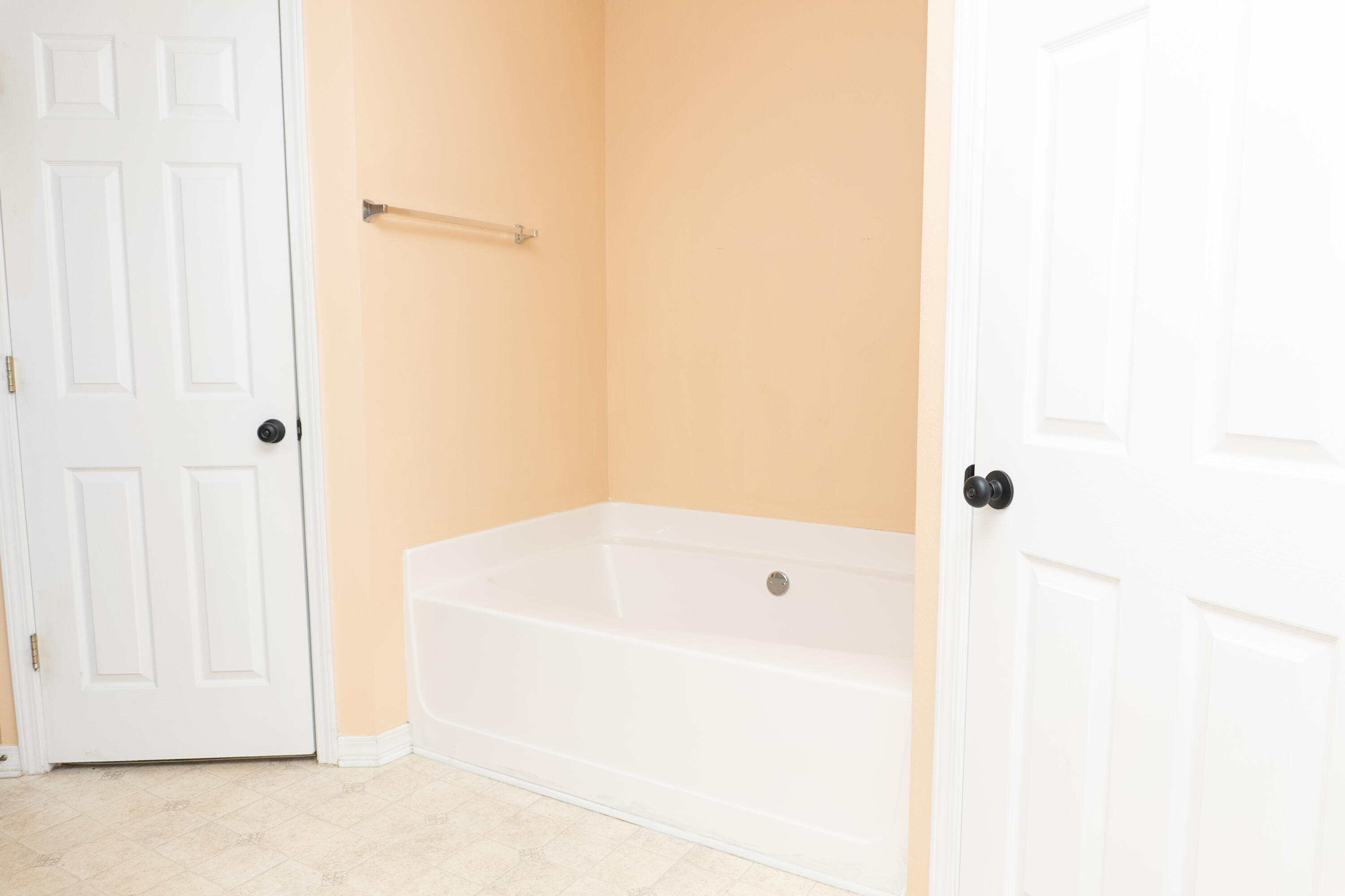 COUNTRYVIEW ESTATES 10TH ADDN - Residential Lease