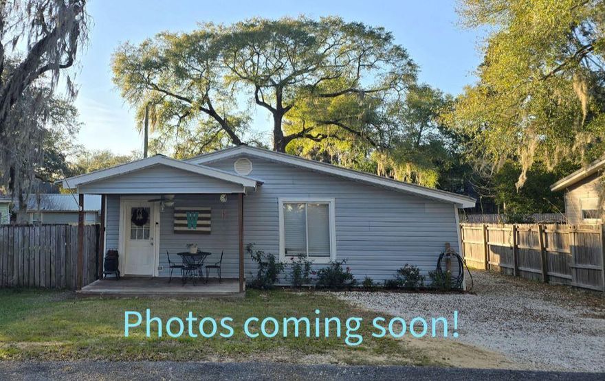Charming Florida Cottage with Investment Potential!Welcome to this updated 3-bedroom, 1-bath Florida cottage offering comfort, style, and an unbeatable location. The renovated kitchen features granite countertops, elegant backsplash, soft-close cabinets, and stainless steel appliances, complemented by updated pantry and laundry areas for added convenience.Situated within walking distance to the Choctawhatchee boat ramp and park, this home is ideal for outdoor and water enthusiasts. Enjoy easy access to nearby schools, dining, shopping, and numerous local establishments--everything you need just minutes away. The property includes a spacious 12x24 shed plus an additional utility shed, providing ample storage for equipment, hobbies, or rental supplies. Whether you're looking for a perfect starter home or a high-performing short-term rental investment, this property offers exceptional versatility and the potential for spectacular rental performance in a highly desirable area. This area is known for their welcoming atmosphere, their friendly-family environment, top rated schools, and plenty walking trails, the sunsets at the Choctawhatchee Bay are a daily event!
Don't miss the opportunity to own a home that delivers both lifestyle and income potential.