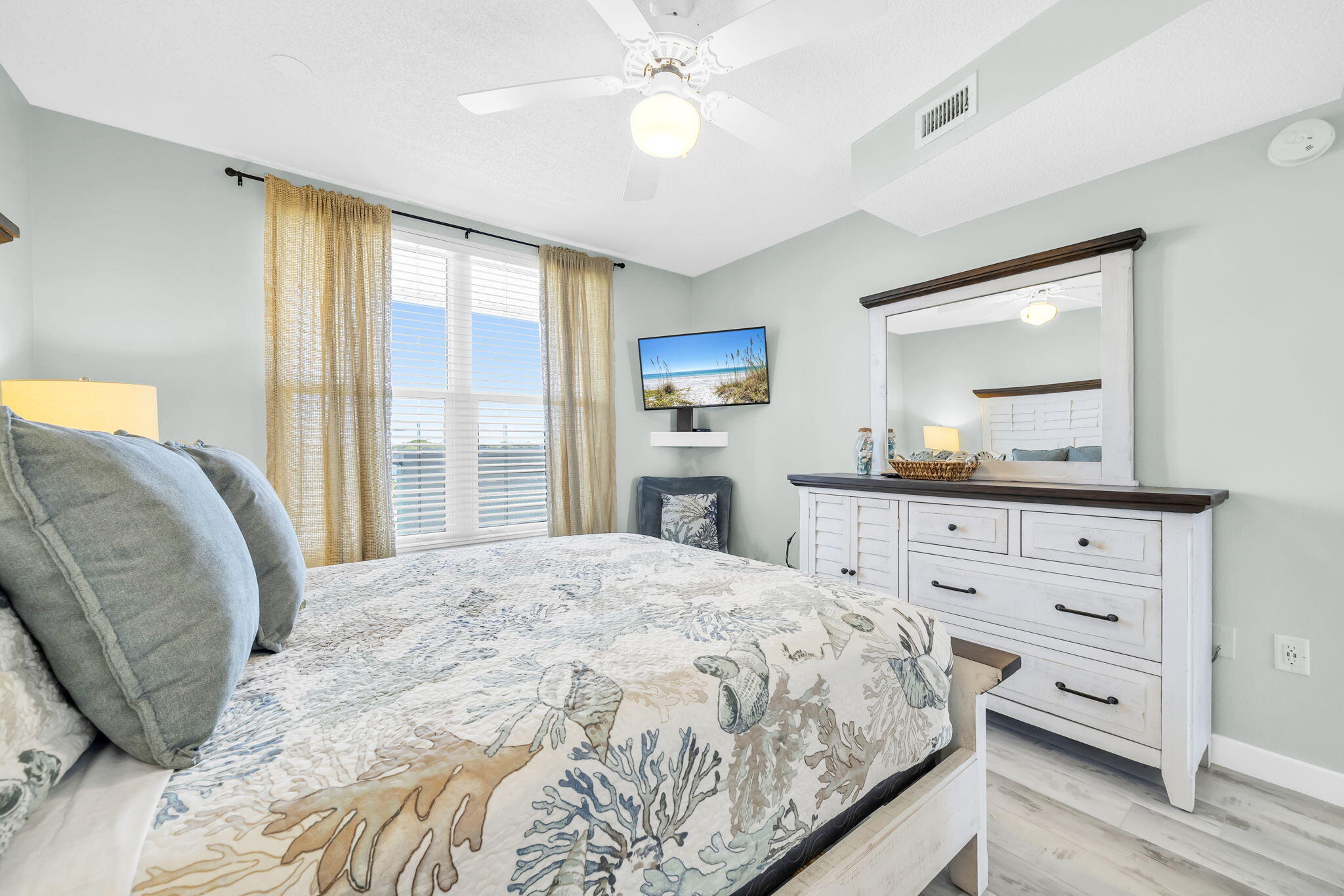 The Palms Condo - Residential