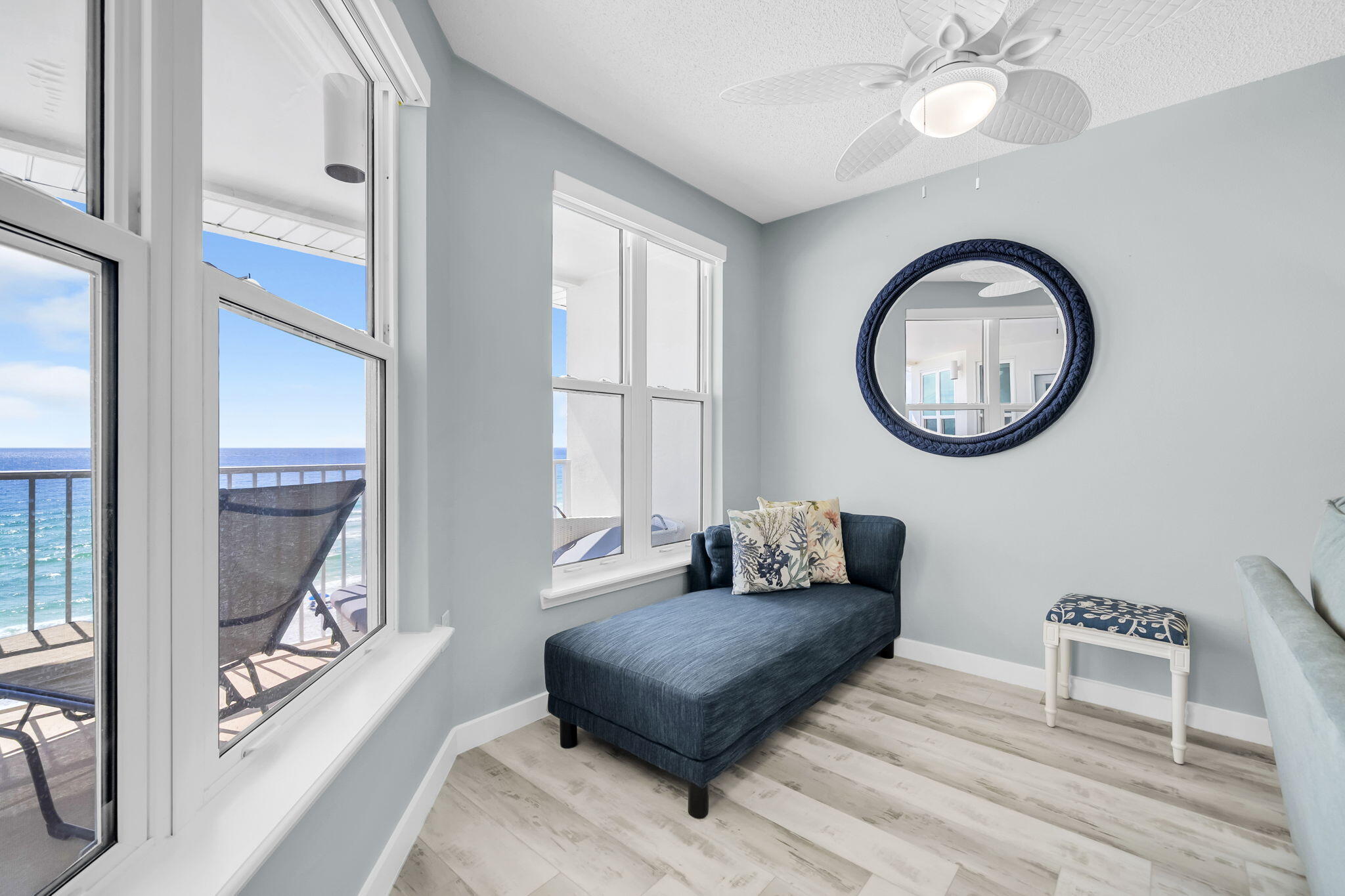 The Palms Condo - Residential