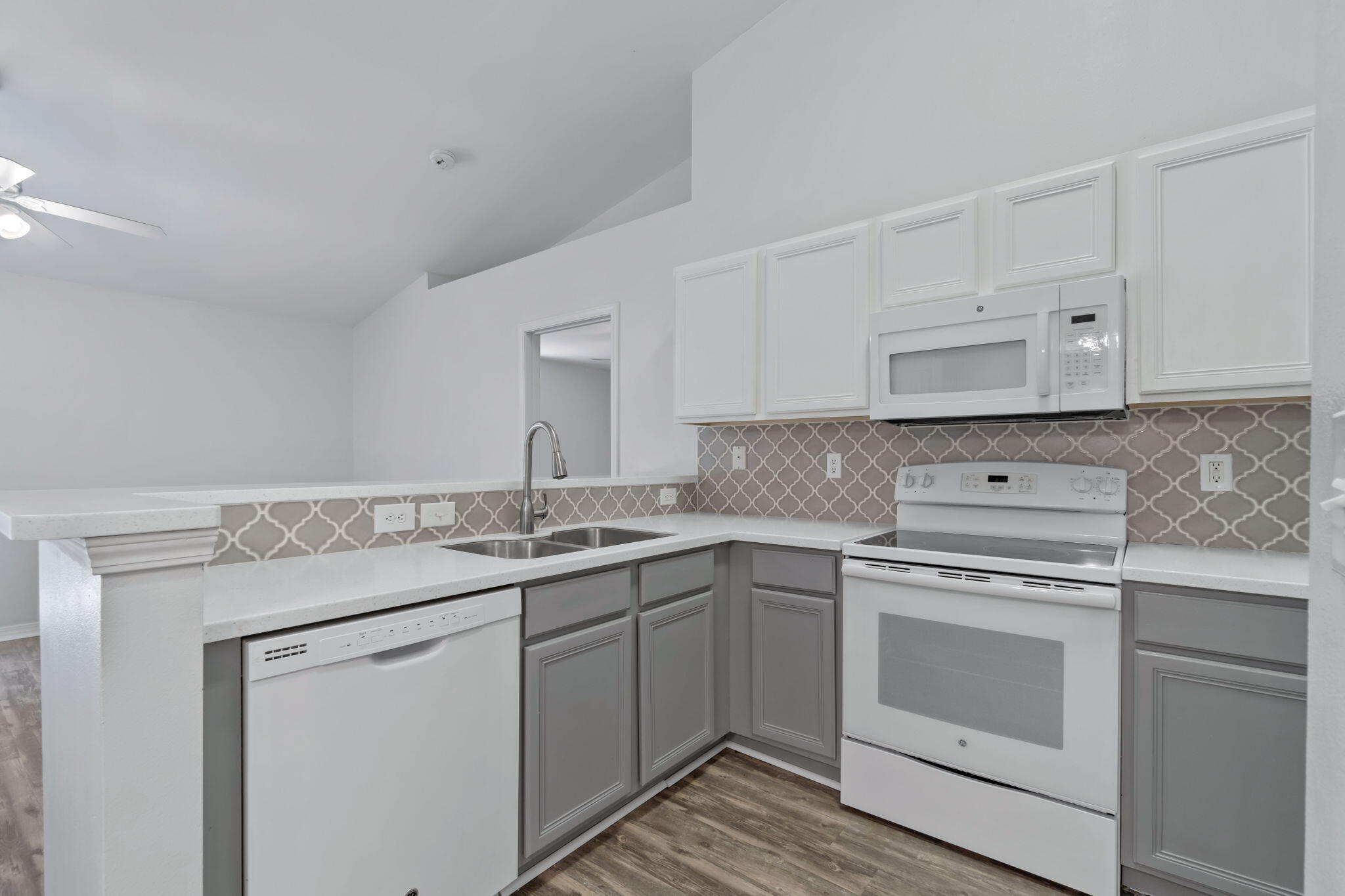 RIDGE CREST PH II - Residential