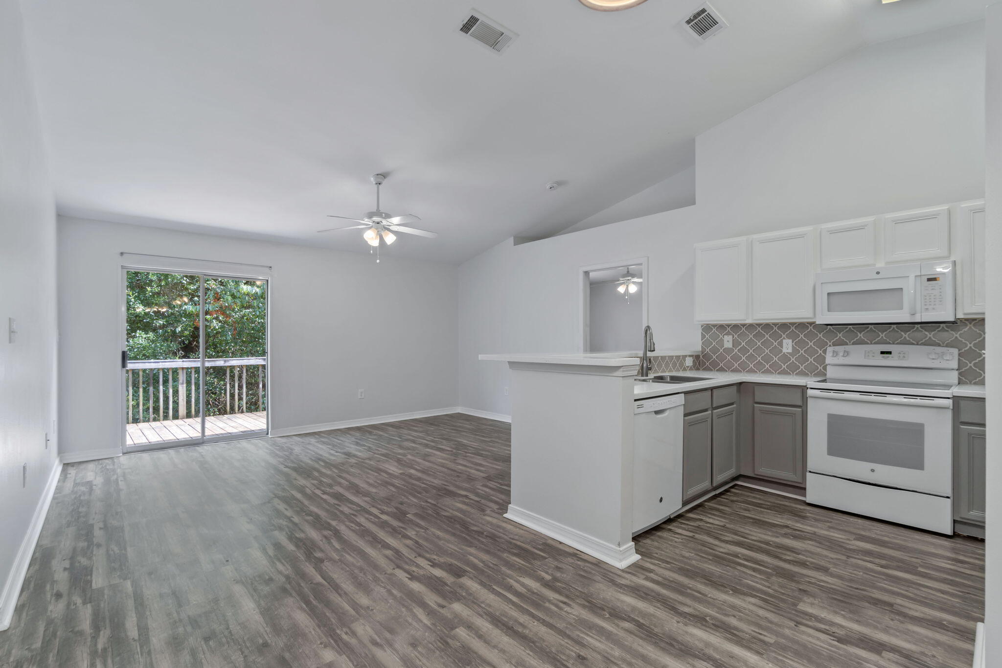 RIDGE CREST PH II - Residential