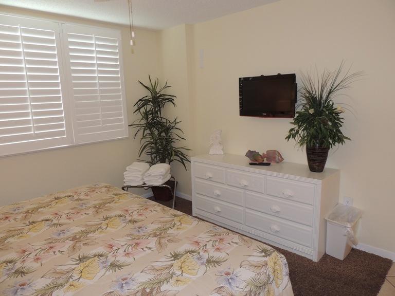 ISLANDER CONDO PH 2 - Residential