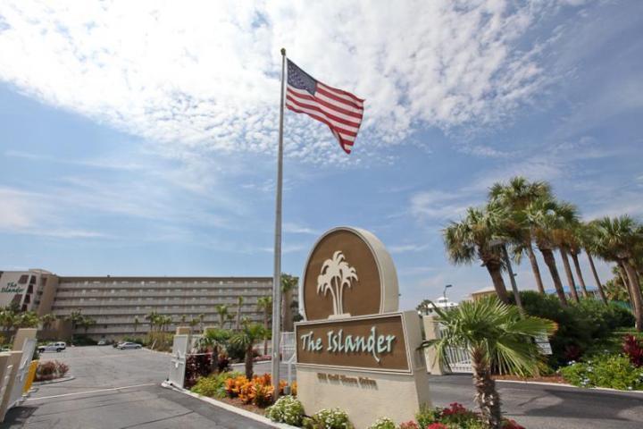 Check out this superbly upgraded unit. There are new granite counters in the kitchen and both bathrooms. Flat screen HD TV's throughout, this unit is rental ready and up to speed. Book your appointment to see today !