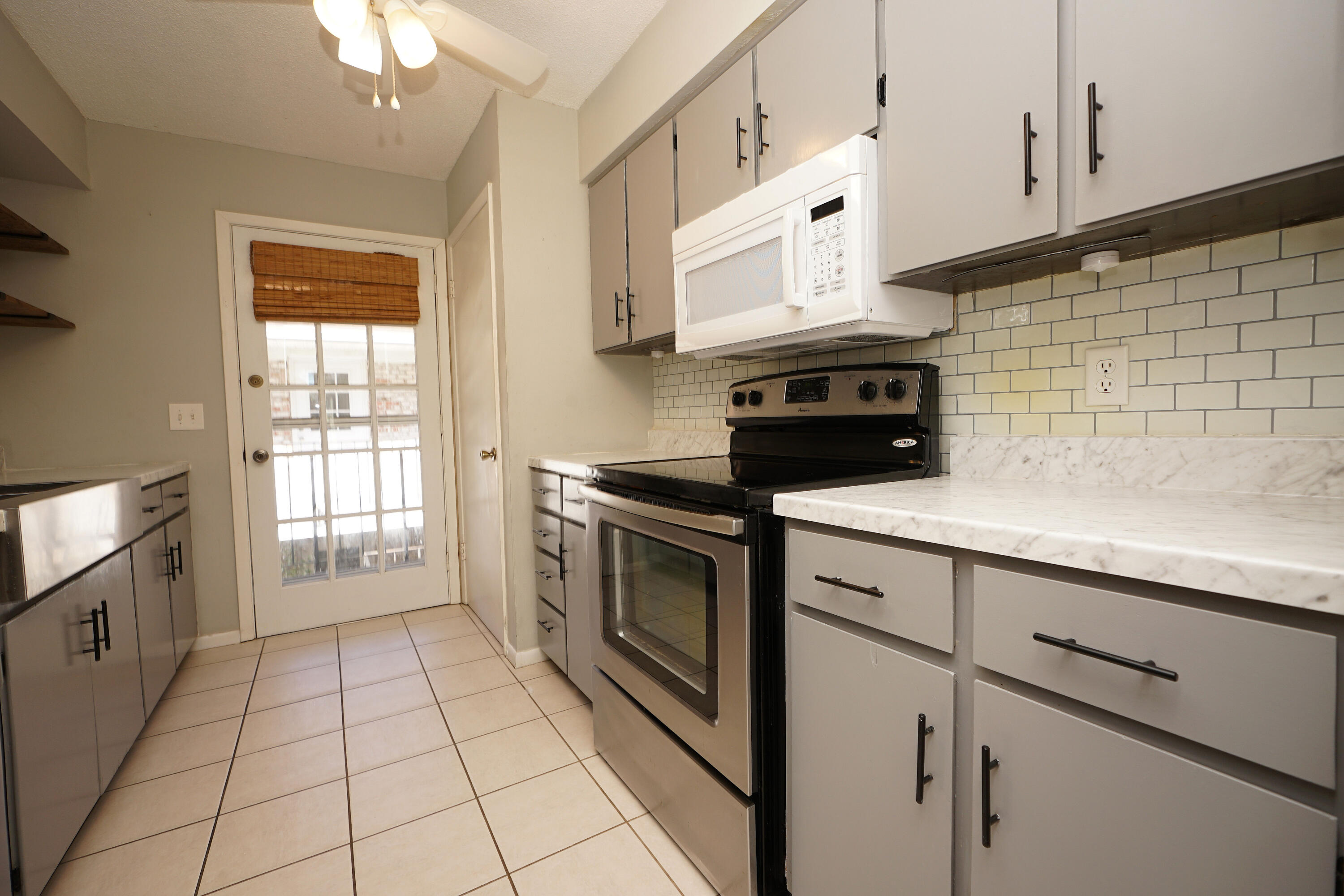 Country Club Condos - Residential Lease