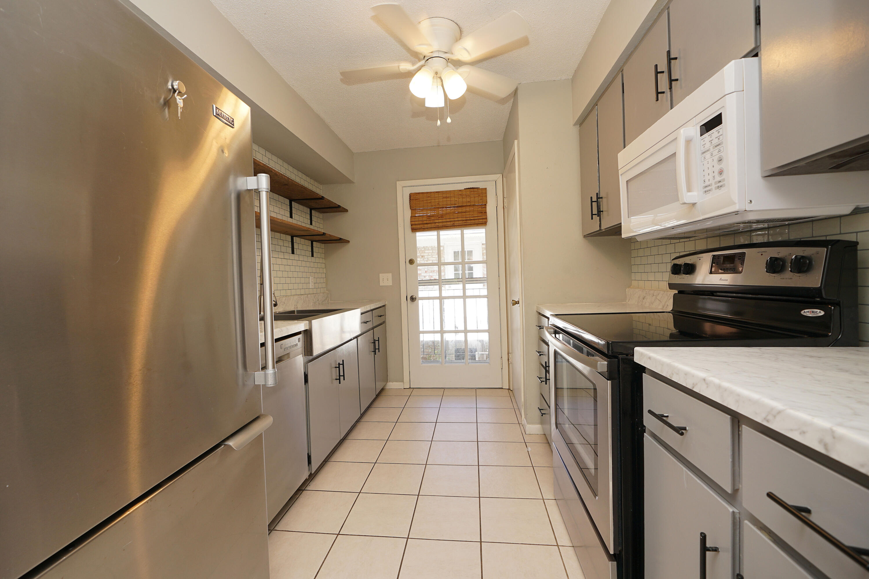 Country Club Condos - Residential Lease