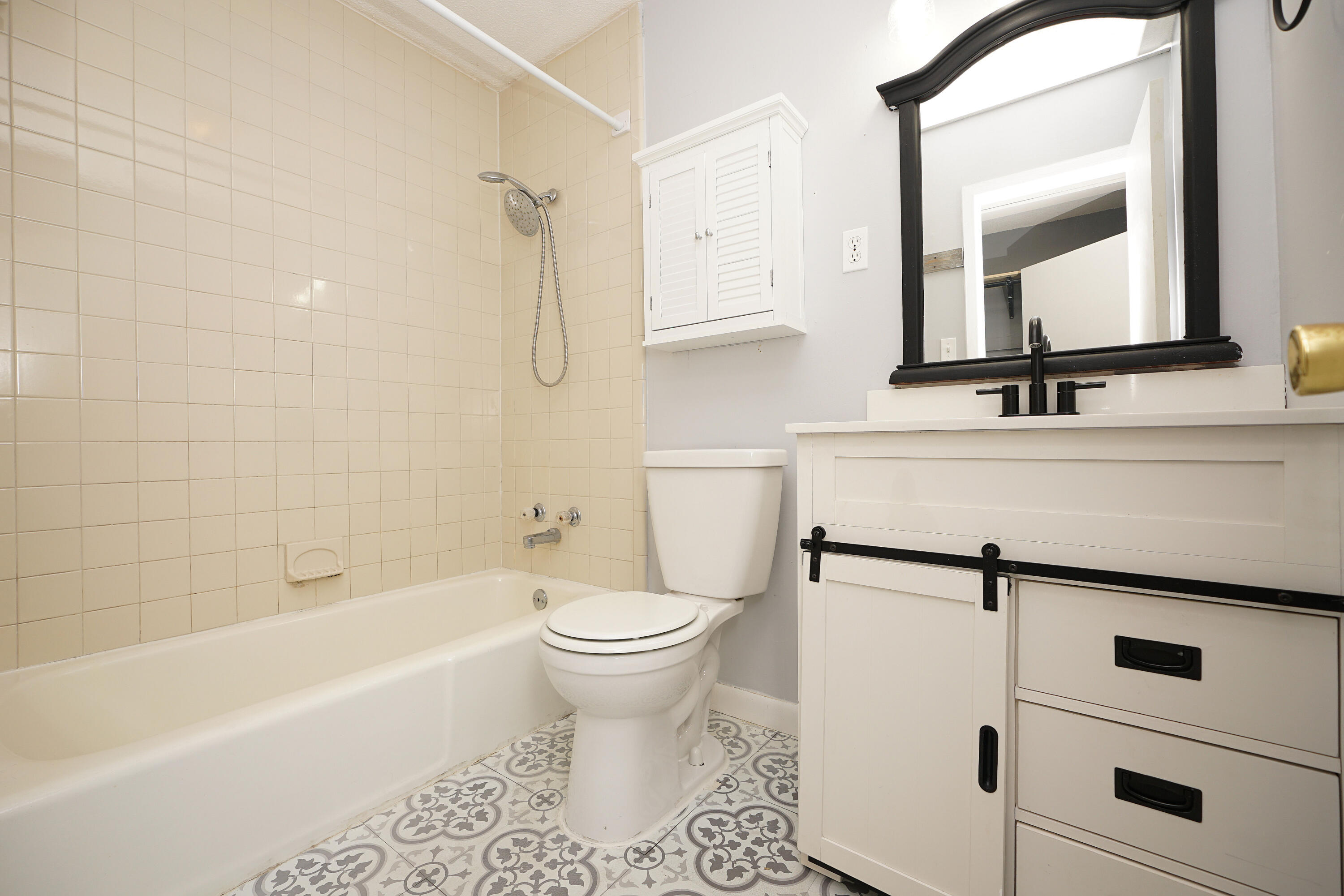 Country Club Condos - Residential Lease