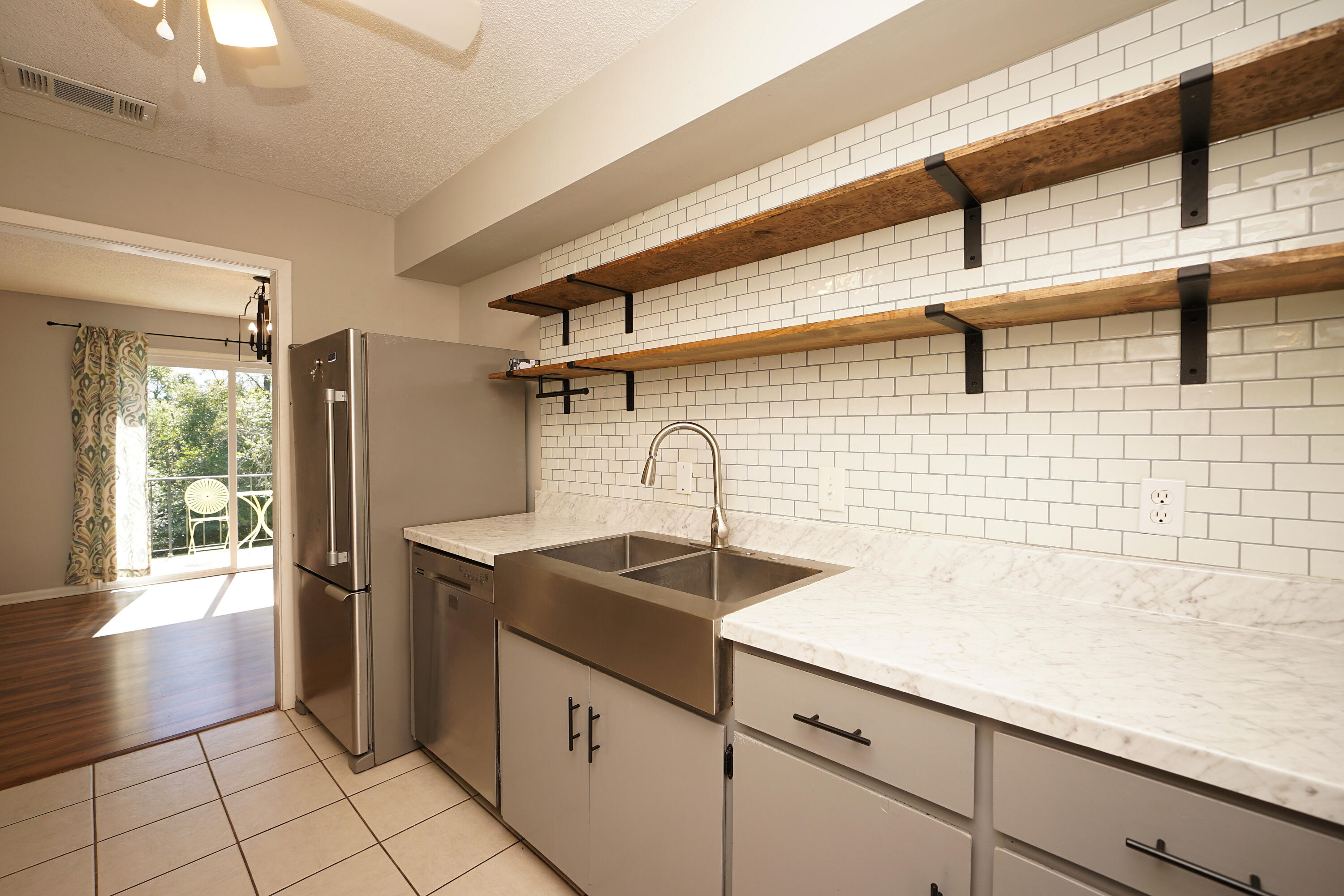 Country Club Condos - Residential Lease