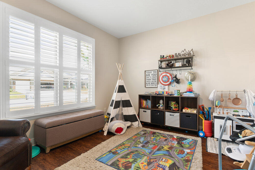 PELICAN BAY - Residential