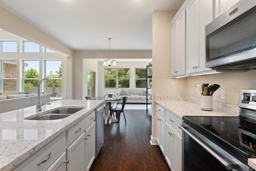 PELICAN BAY - Residential