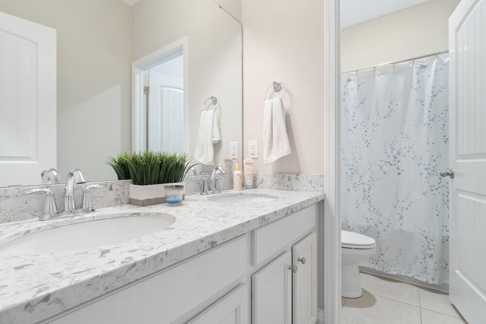 PELICAN BAY - Residential