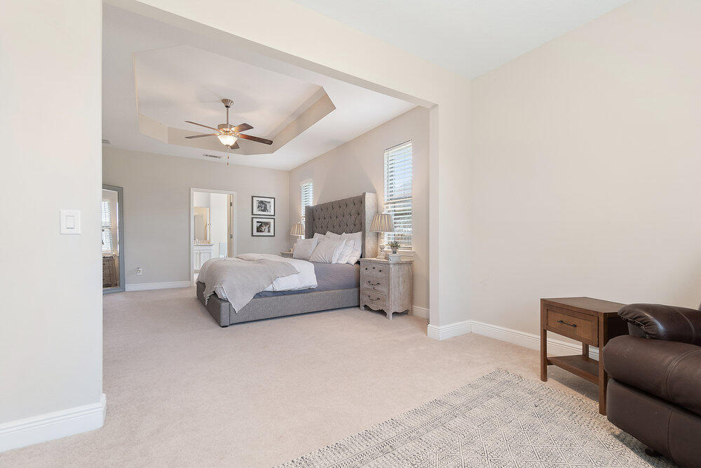 PELICAN BAY - Residential