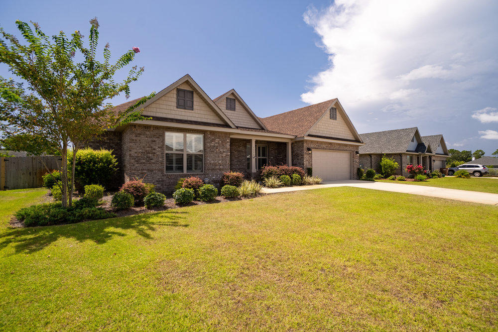 PELICAN BAY - Residential