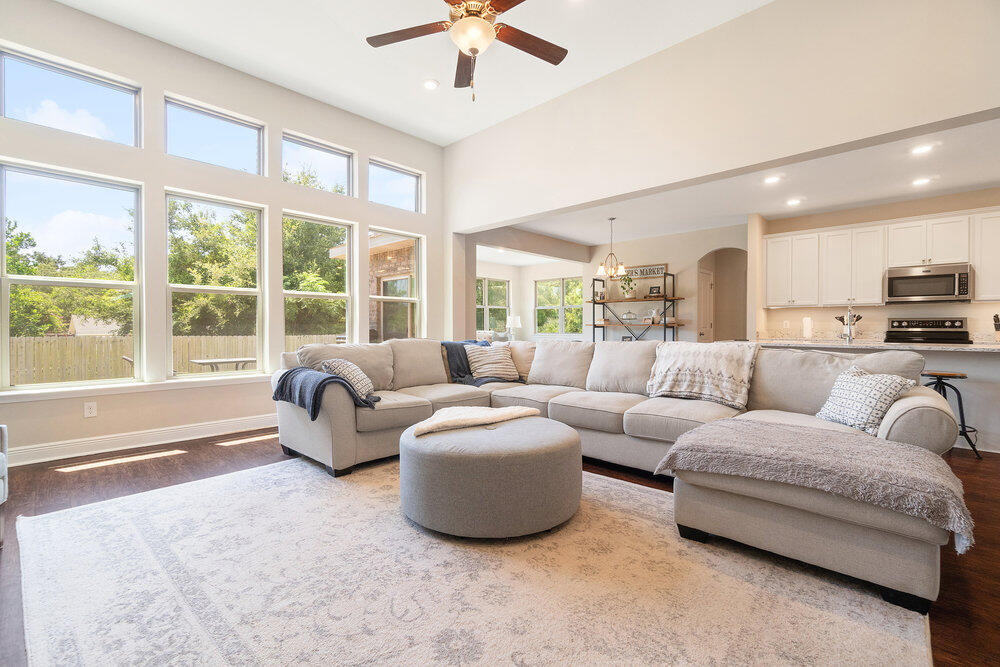 PELICAN BAY - Residential