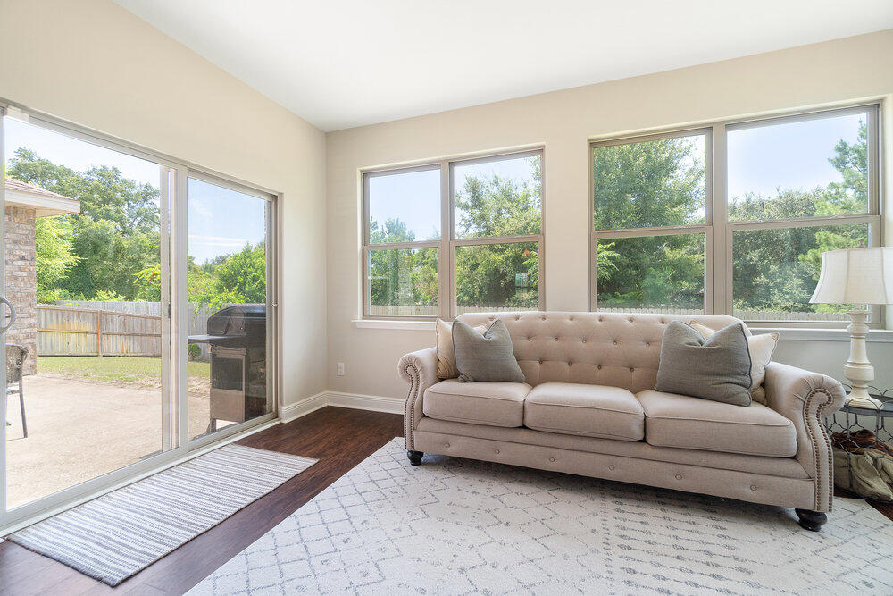 PELICAN BAY - Residential