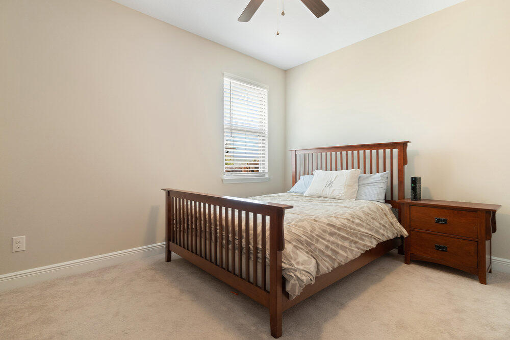 PELICAN BAY - Residential