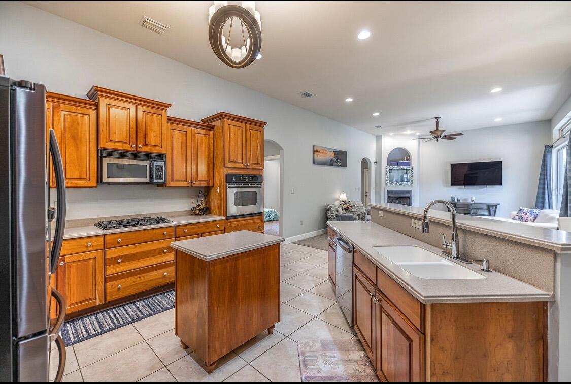 CHARDONNAY ESTATES - Residential Lease