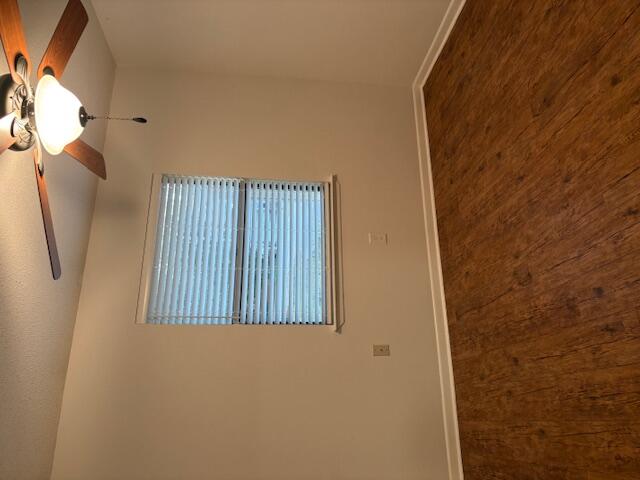 VALPARAISO PINECREST 6 - Residential Lease