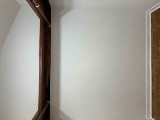 VALPARAISO PINECREST 6 - Residential Lease