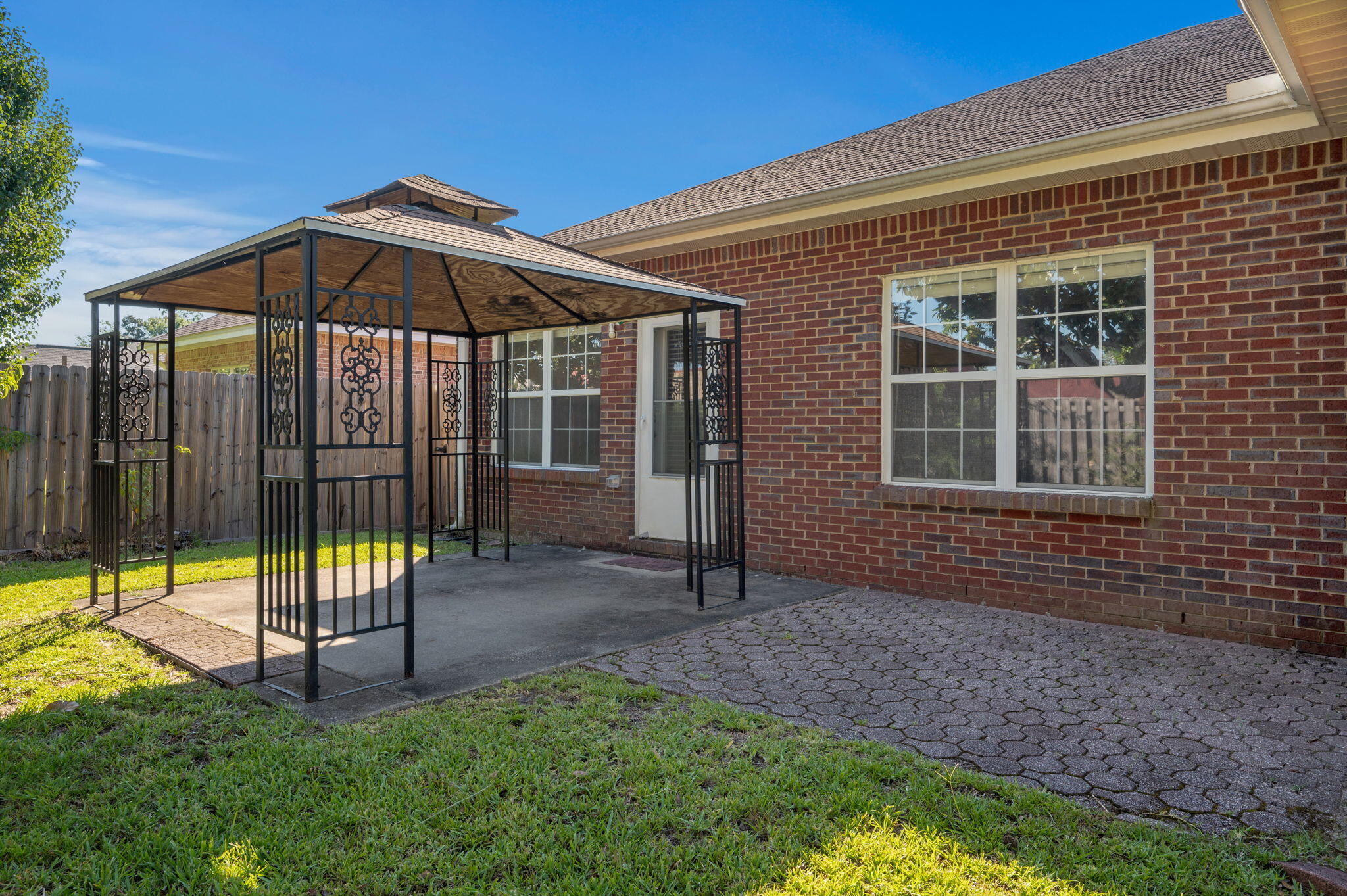 CROSSINGS AT BLUEWATER BAY - Residential Lease