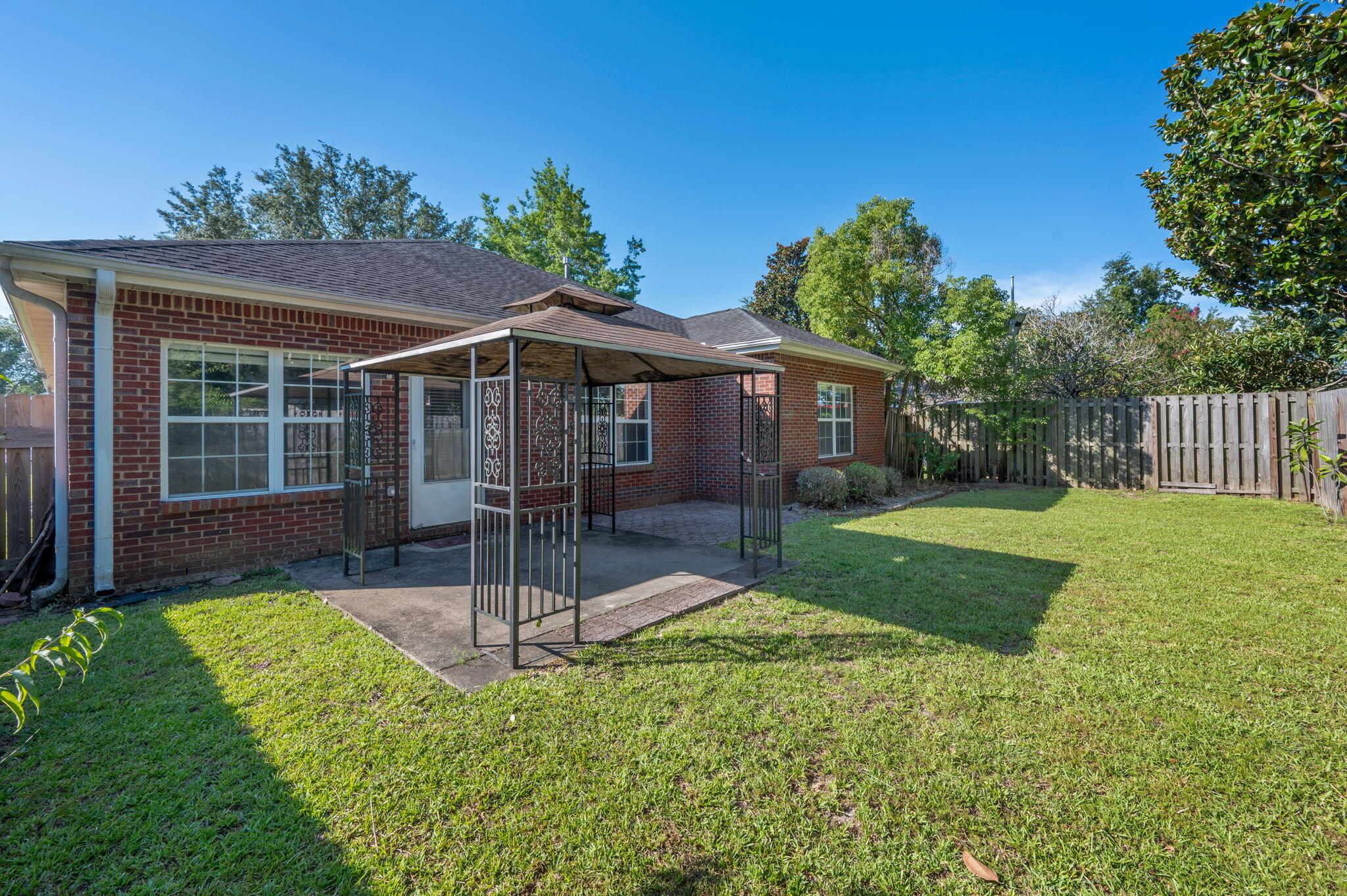 CROSSINGS AT BLUEWATER BAY - Residential Lease