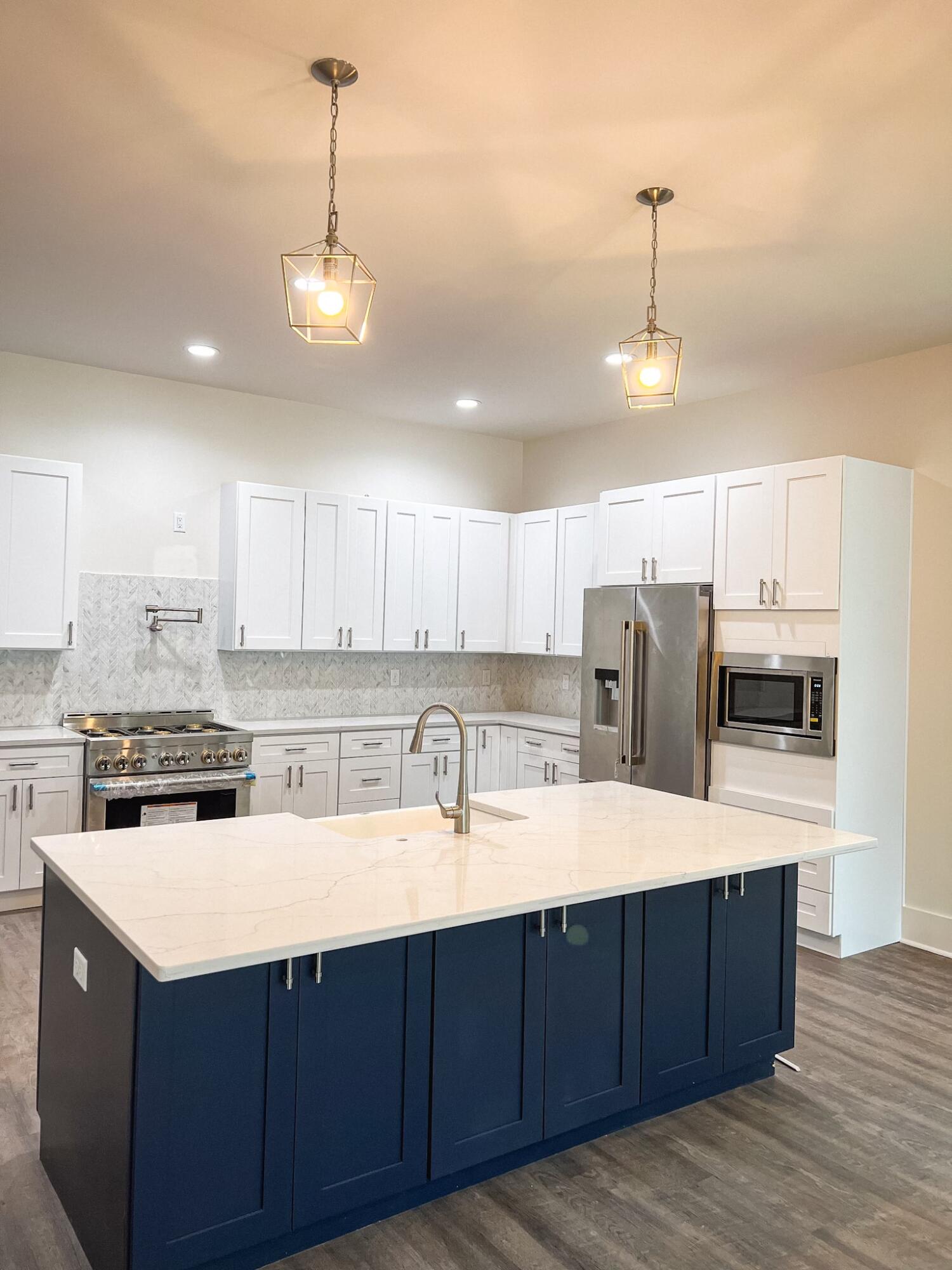 MAGNOLIA BEACH - Residential