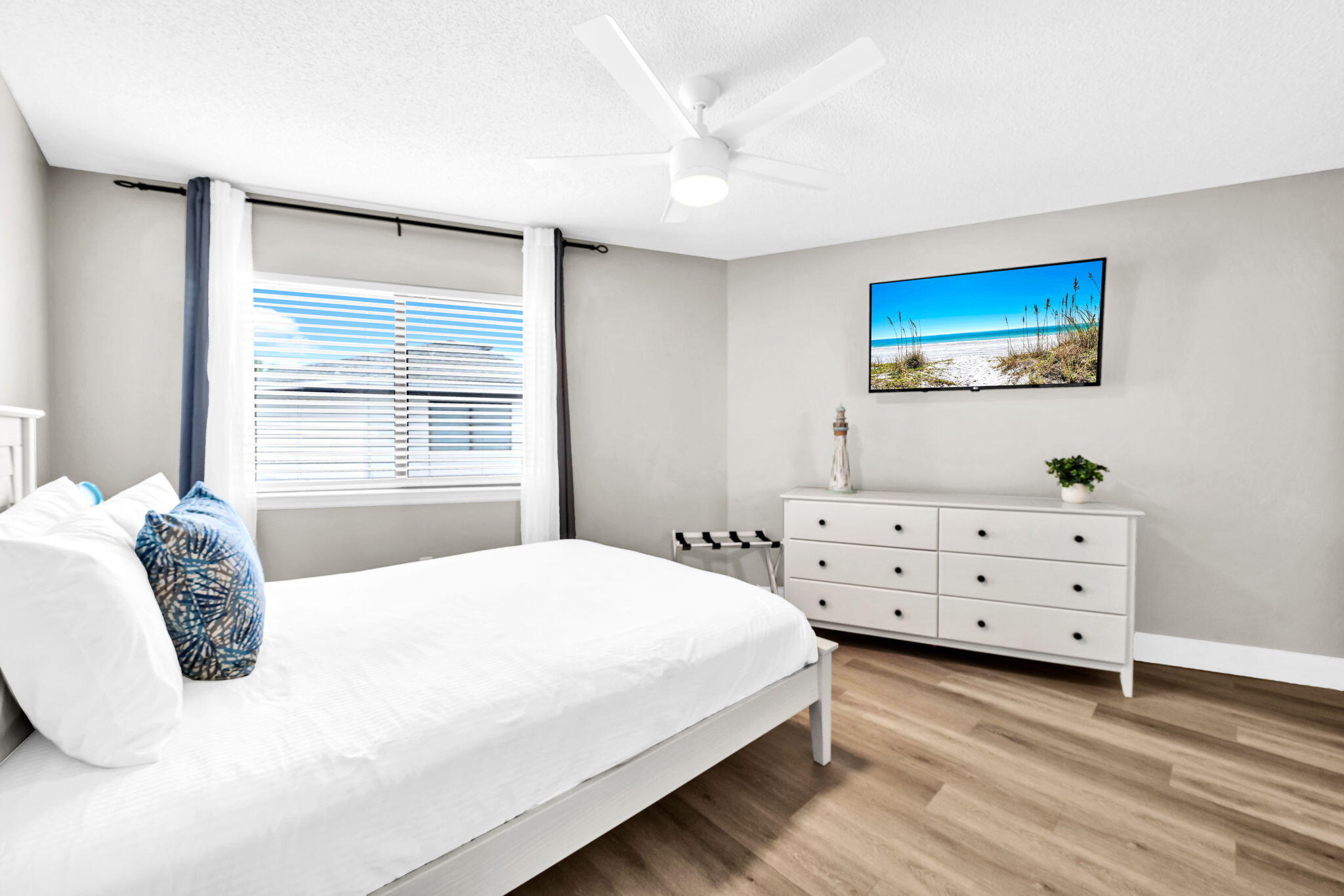 CRYSTAL VILLAGE 2 CONDO PH 4 - Residential