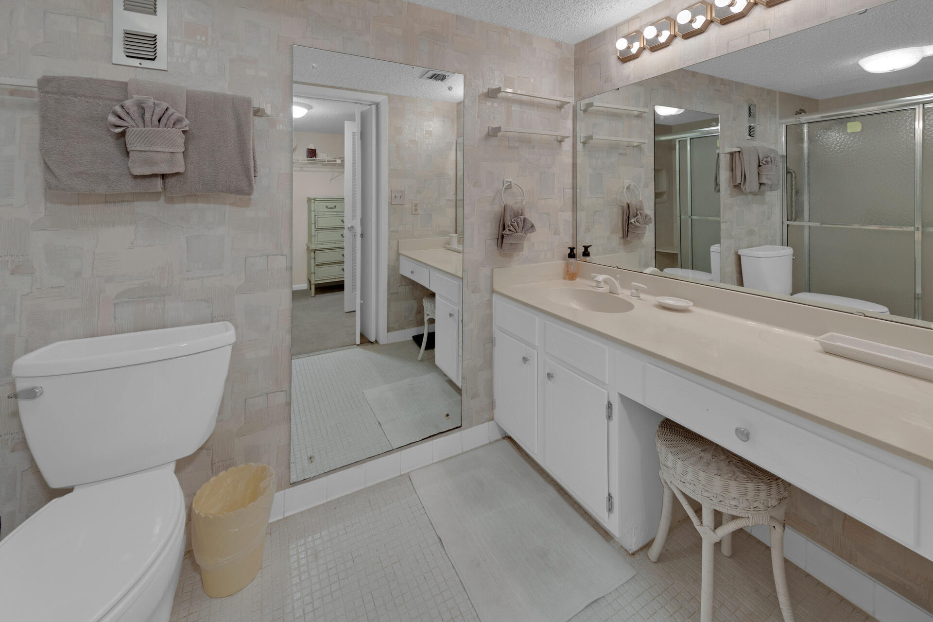 SHORELINE TOWERS 3 - Residential