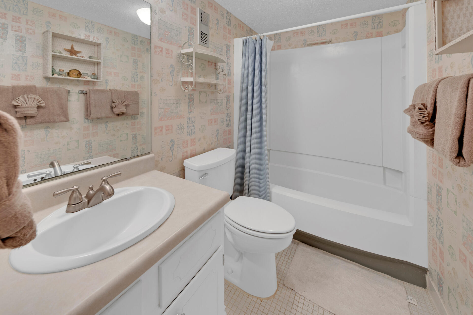 SHORELINE TOWERS 3 - Residential