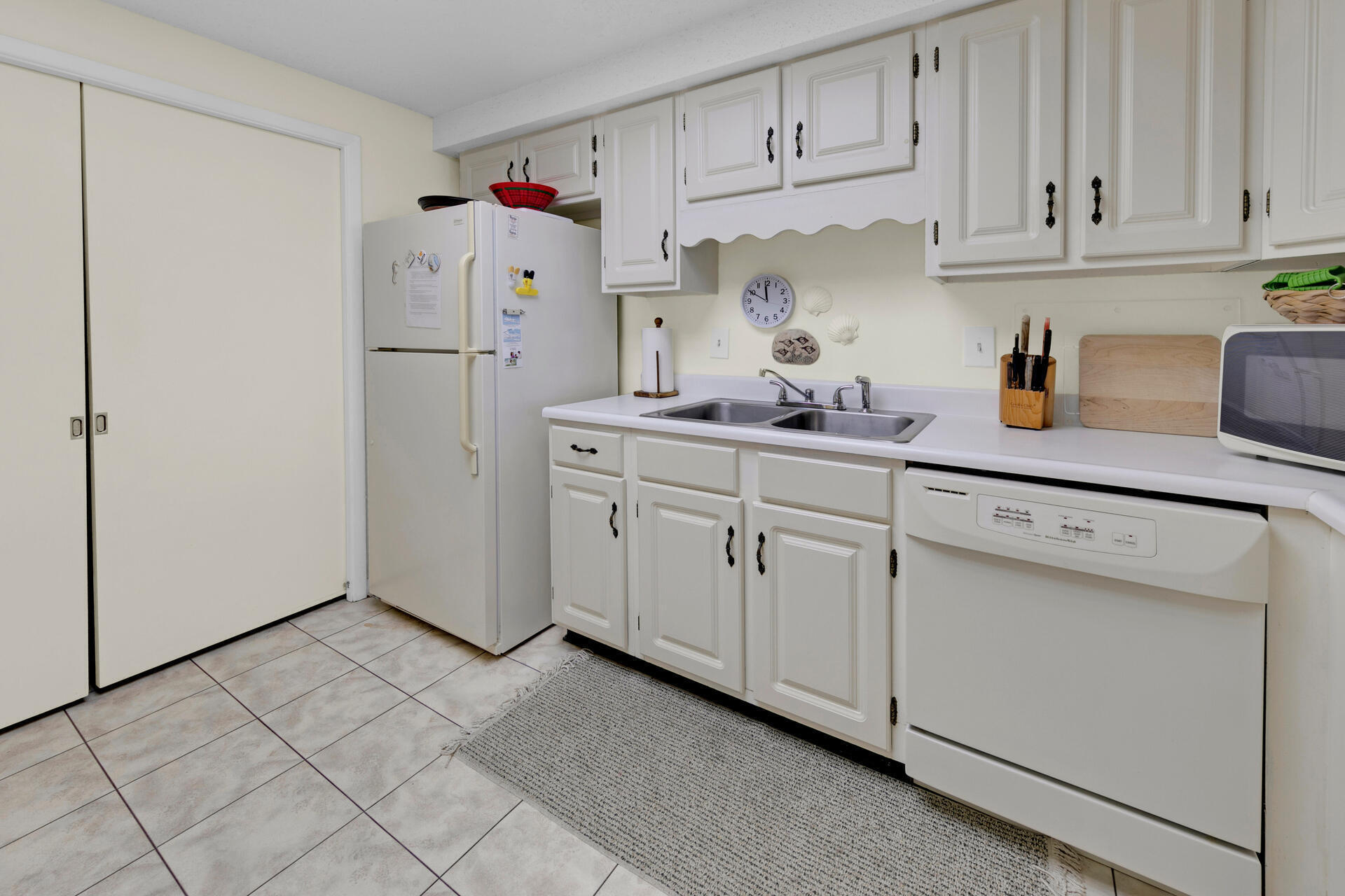 SHORELINE TOWERS 3 - Residential