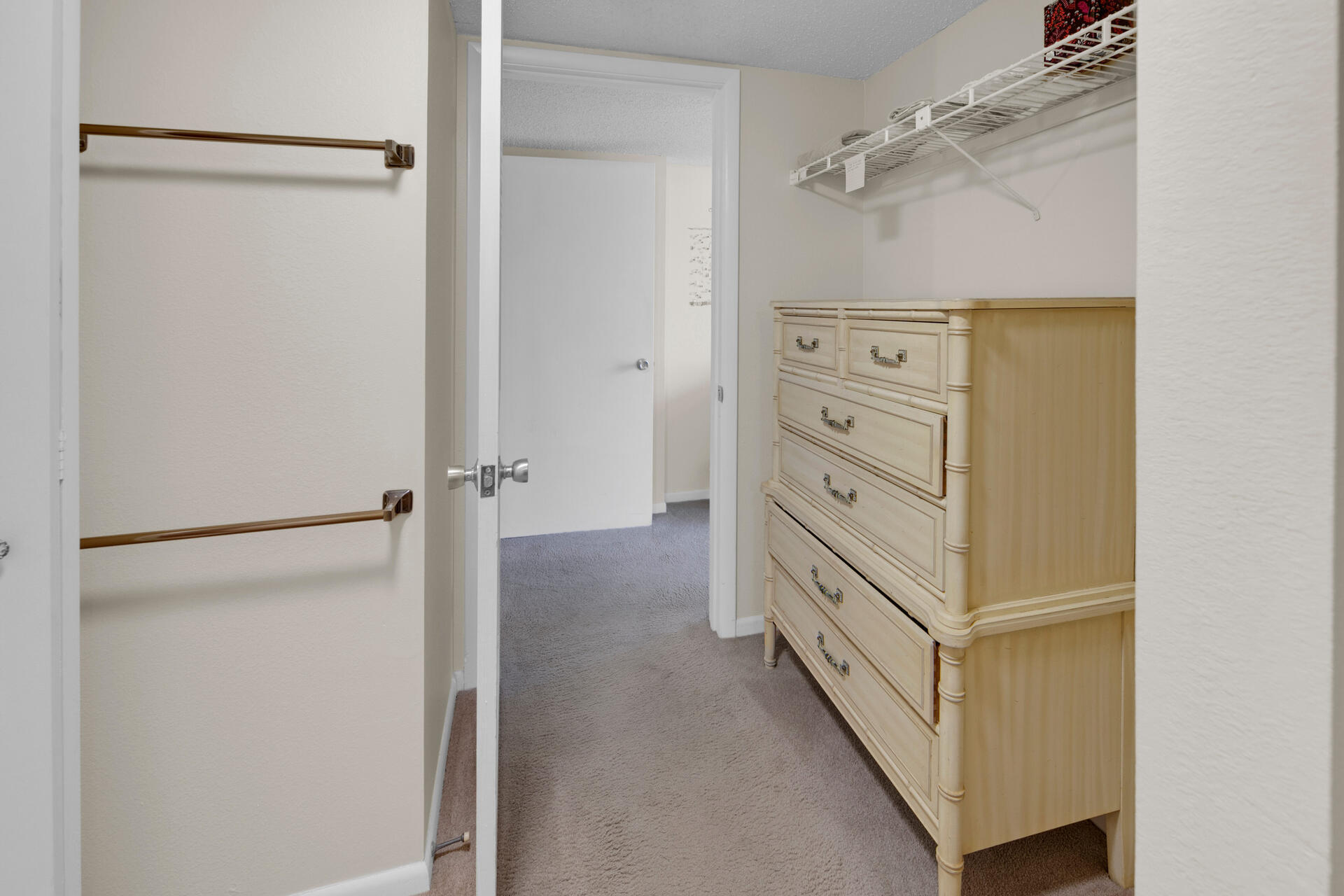 SHORELINE TOWERS 3 - Residential