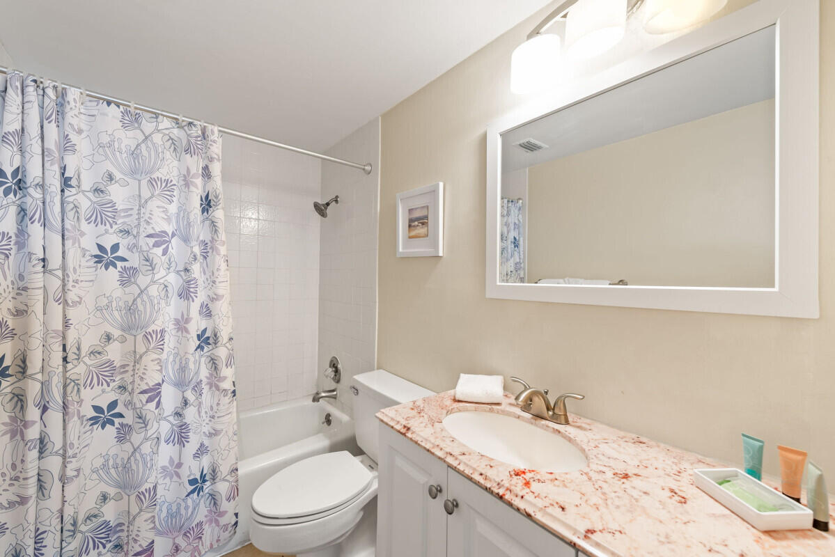BEACH HOUSE CONDO PH 1 - Residential