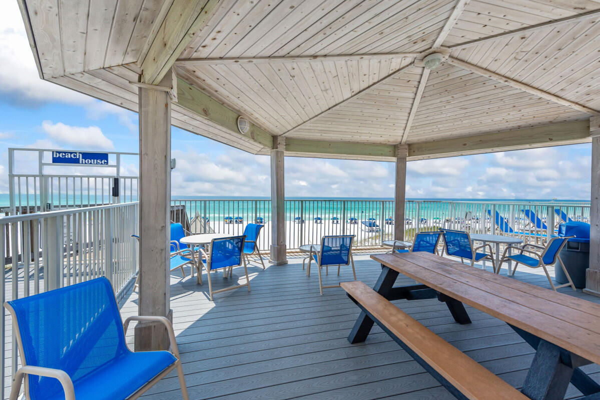 BEACH HOUSE CONDO PH 1 - Residential
