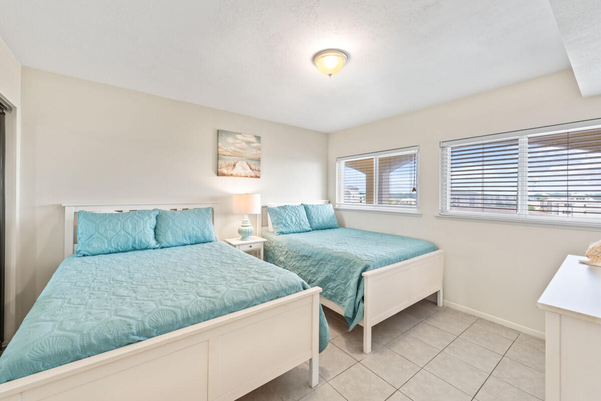 BEACH HOUSE CONDO PH 1 - Residential