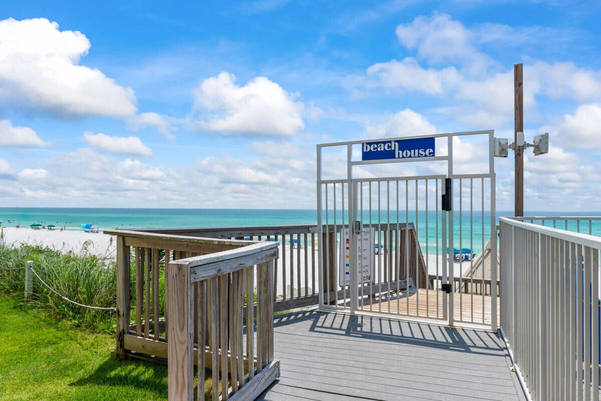BEACH HOUSE CONDO PH 1 - Residential