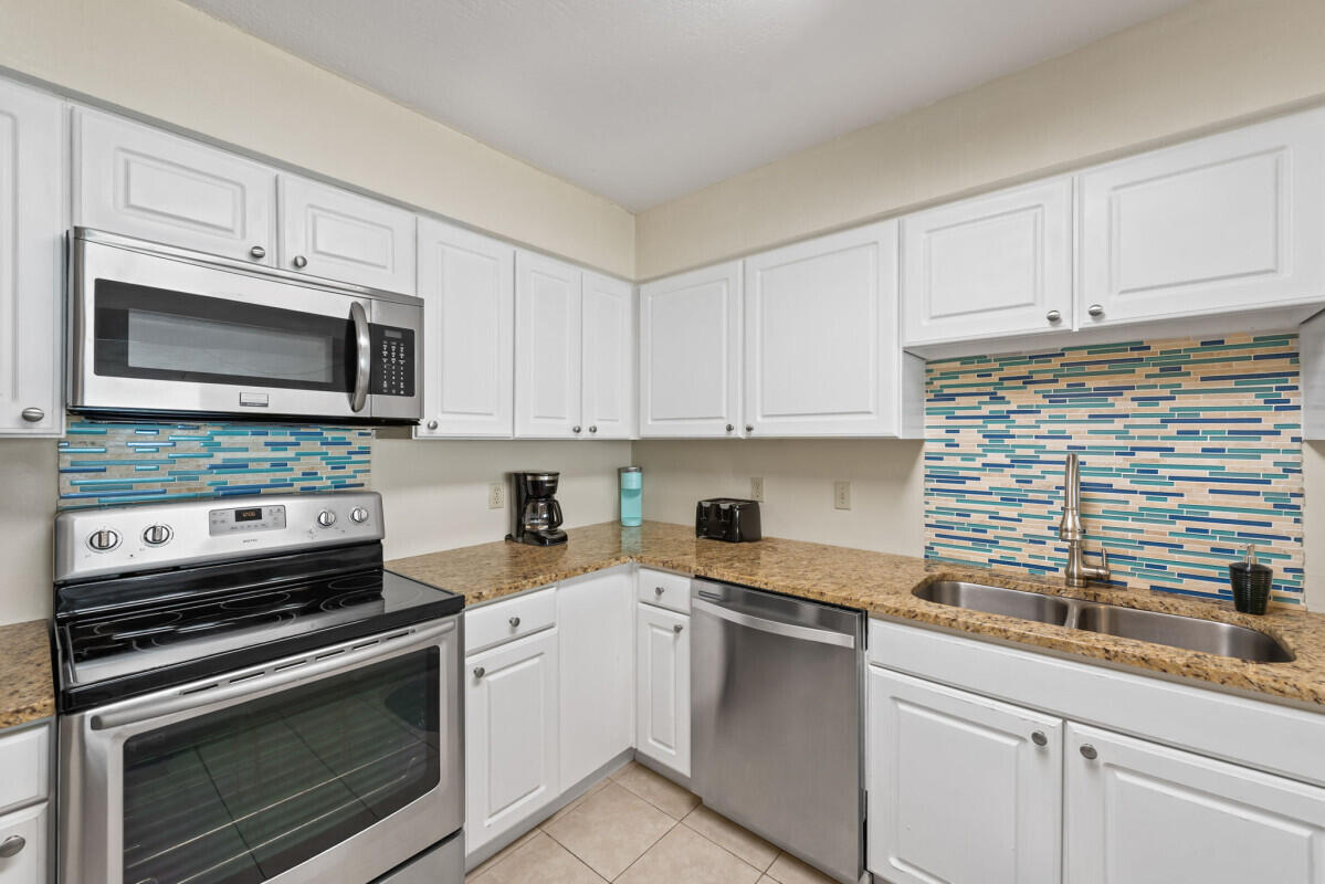 BEACH HOUSE CONDO PH 1 - Residential