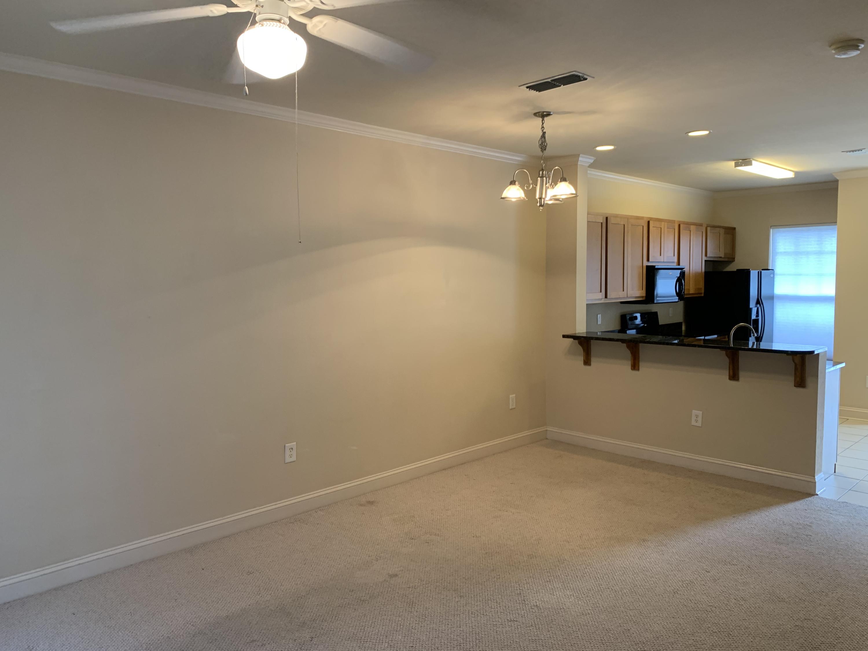 VERANDAS OF FREEPORT, THE - Residential Lease
