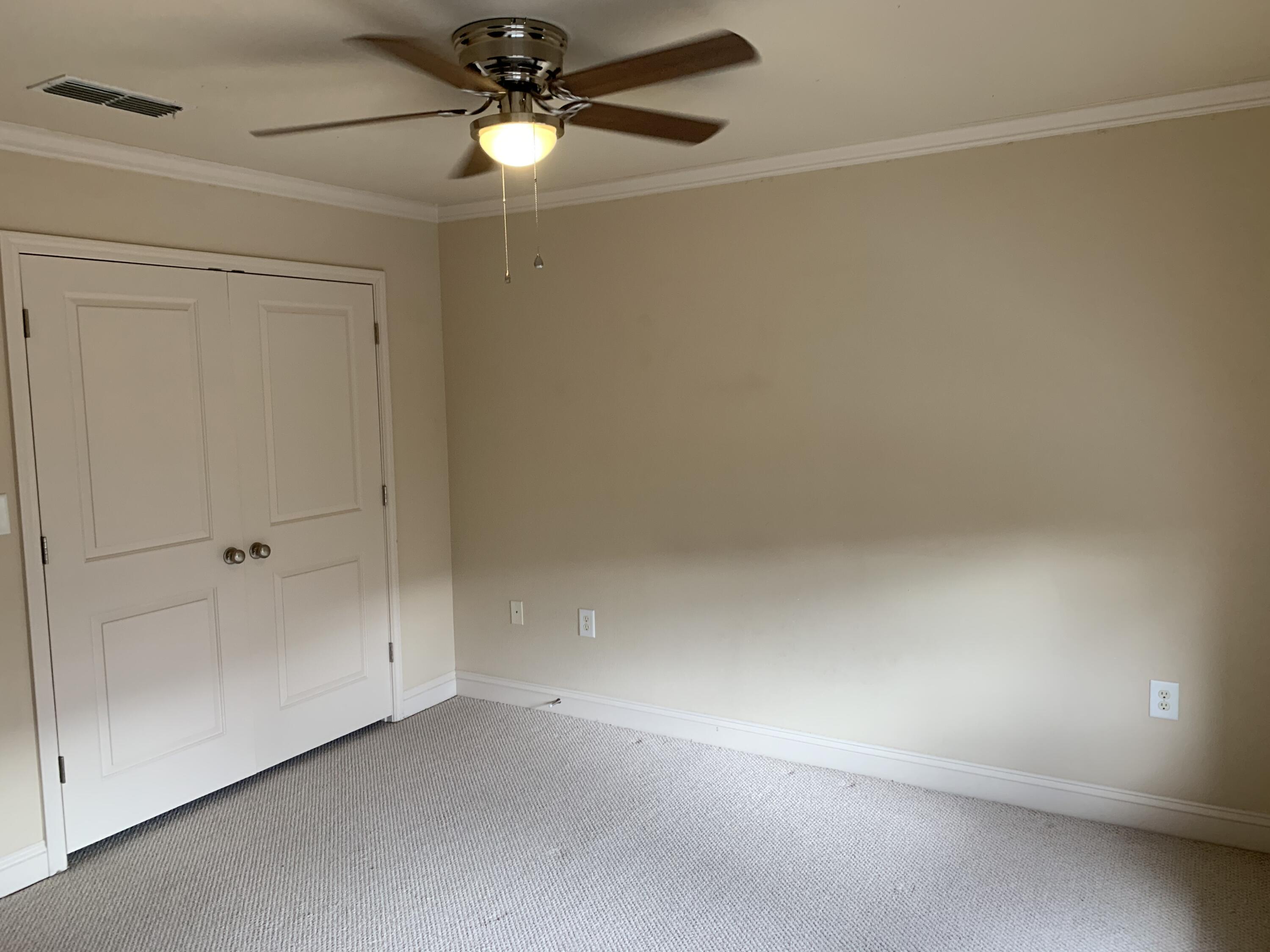 VERANDAS OF FREEPORT, THE - Residential Lease