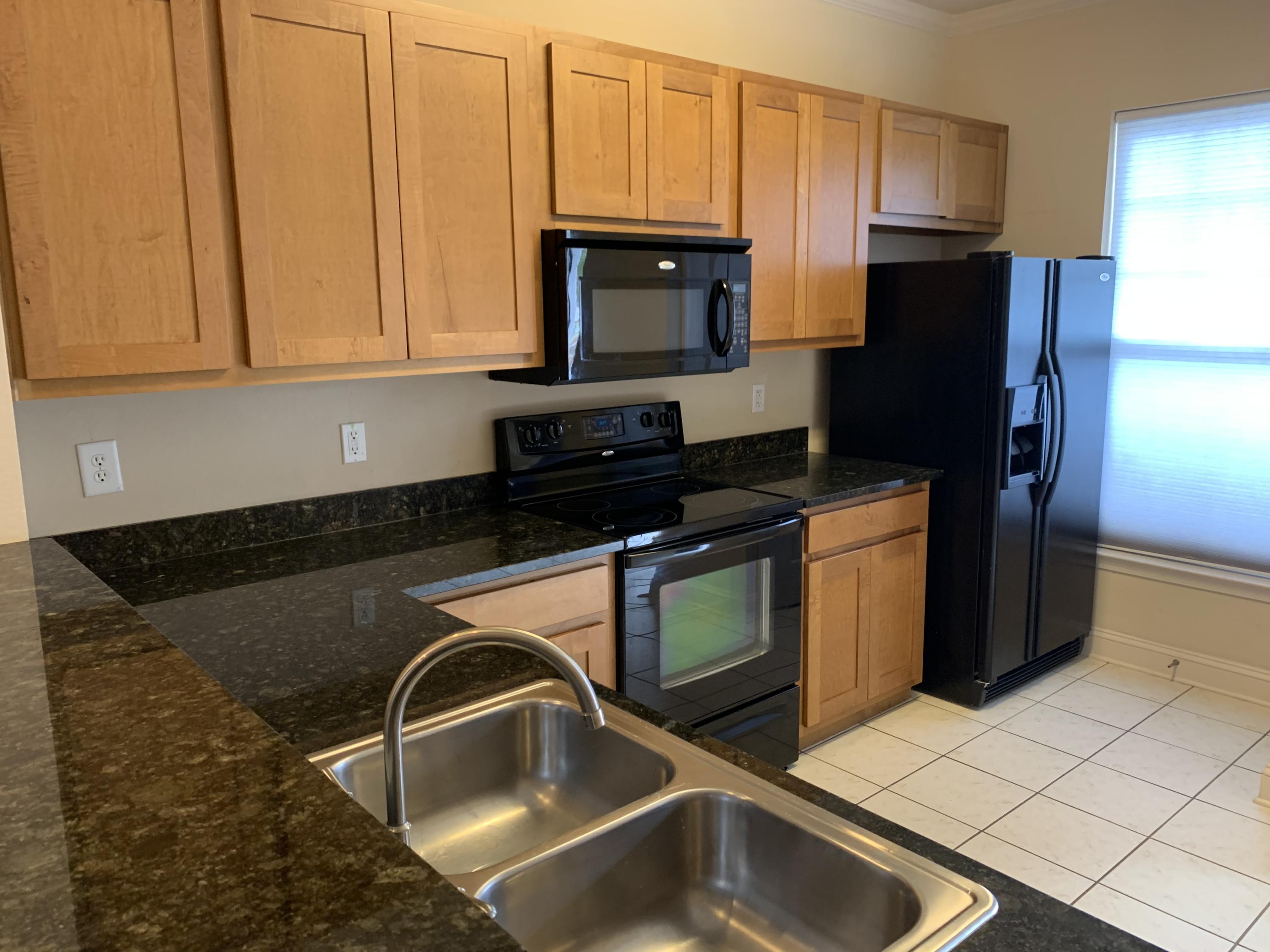 VERANDAS OF FREEPORT, THE - Residential Lease