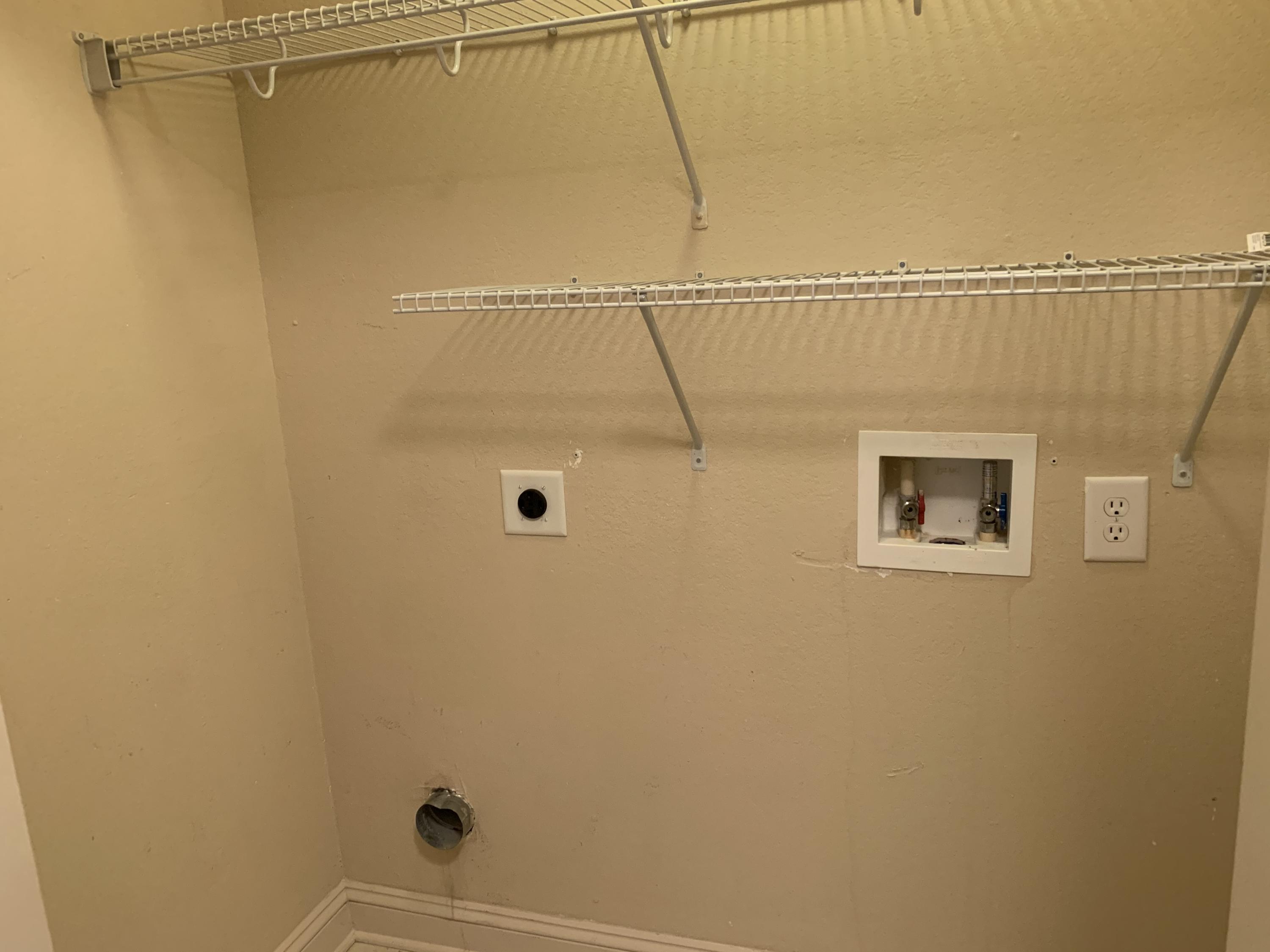VERANDAS OF FREEPORT, THE - Residential Lease