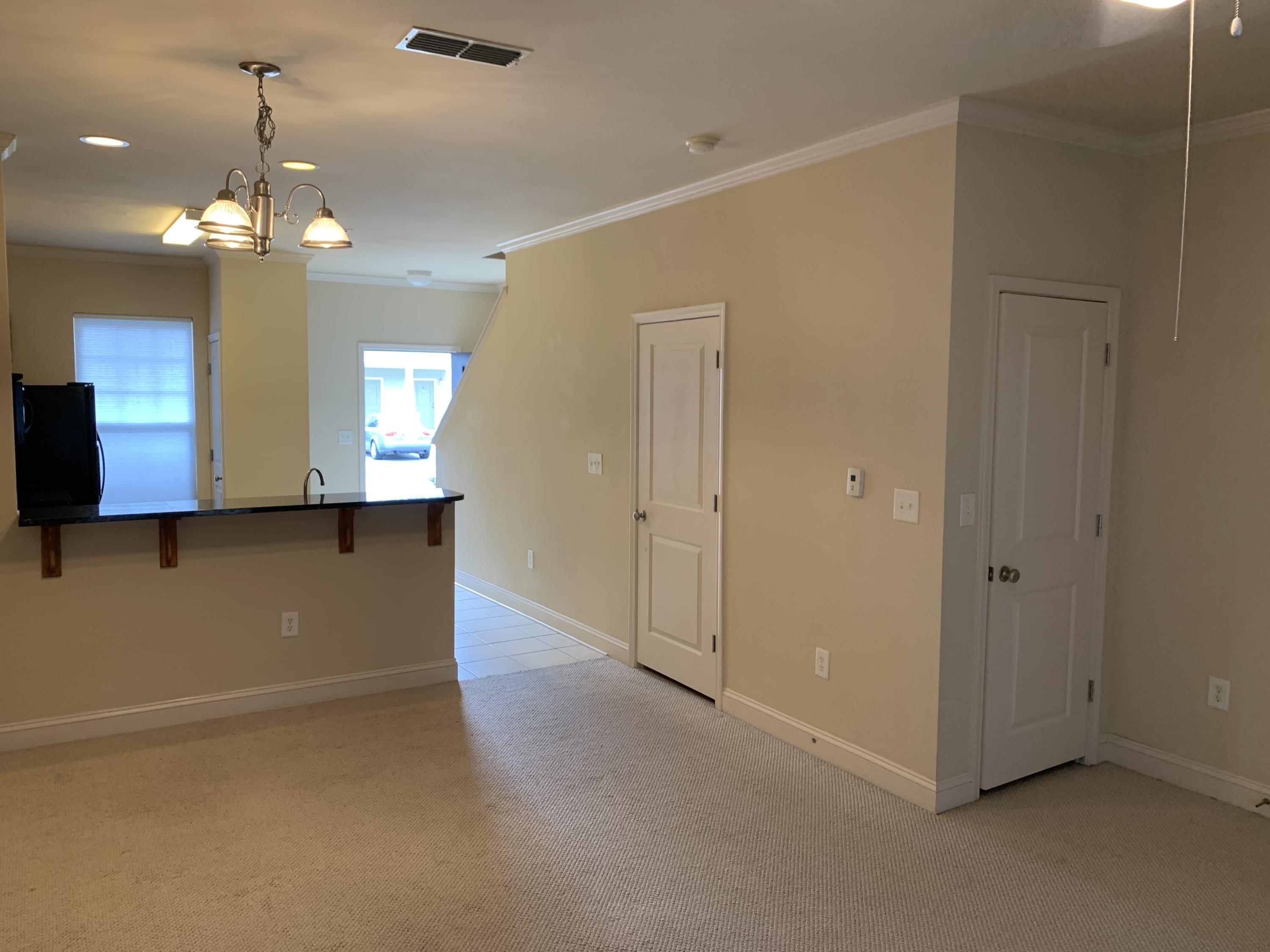 VERANDAS OF FREEPORT, THE - Residential Lease