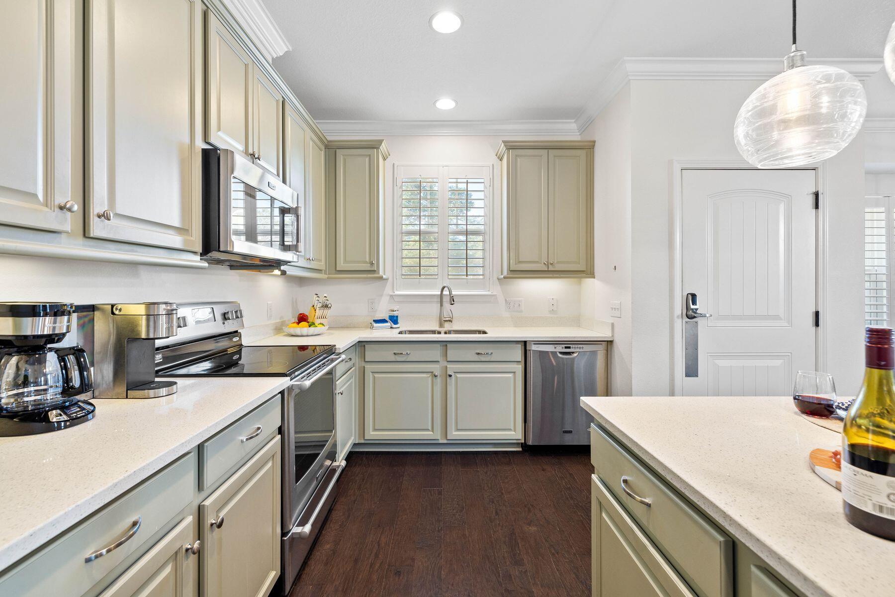 PINEWOOD PRESERVE - Residential