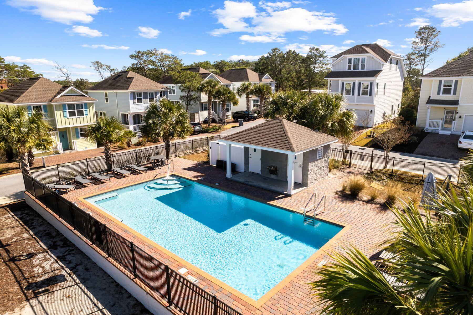PINEWOOD PRESERVE - Residential