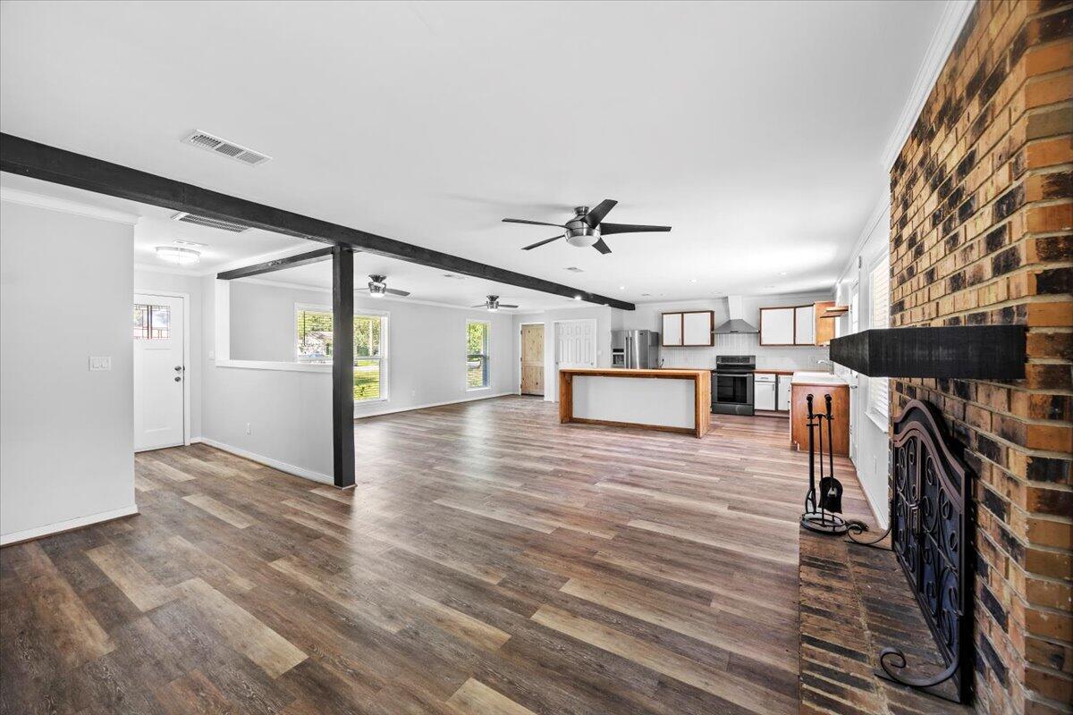LAKE FRANCIS HOMES - Residential
